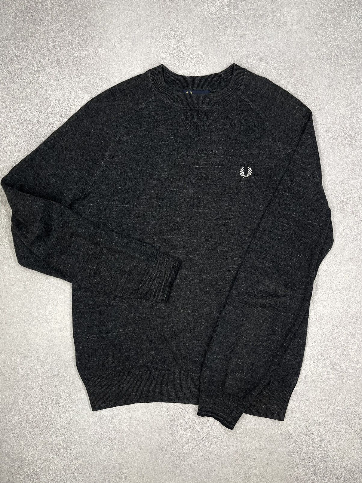 Fred Perry Vintage Fred Perry Grey Sweatshirt Y2K Size S Size US S / EU 44-46 / 1 - 2 Thumbnail