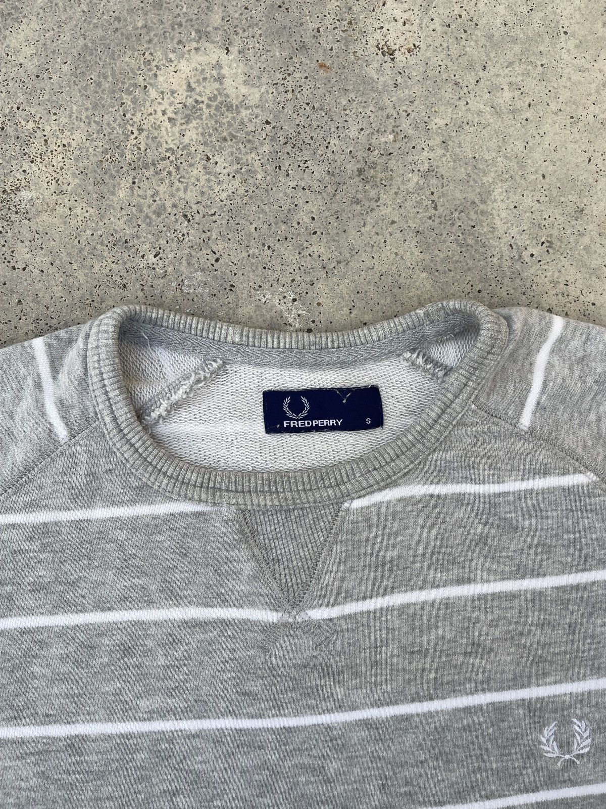 Fred Perry × Vintage Fred Perry Small Logo Stripes Sweatshirt Size US L / EU 52-54 / 3 - 7 Thumbnail