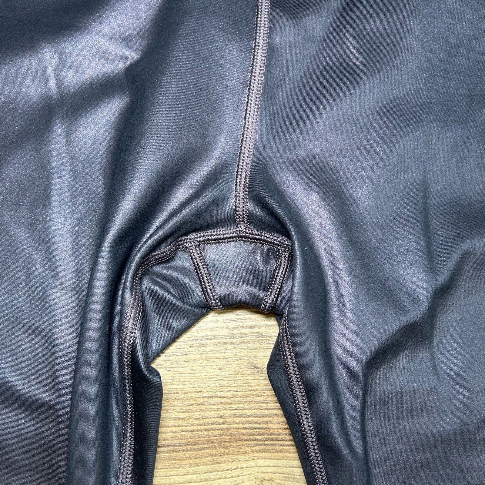 Athleta Athleta Iridescent Faux Leather Leggings High Rise Small Size 27" / US 4 / IT 40 - 3 Thumbnail