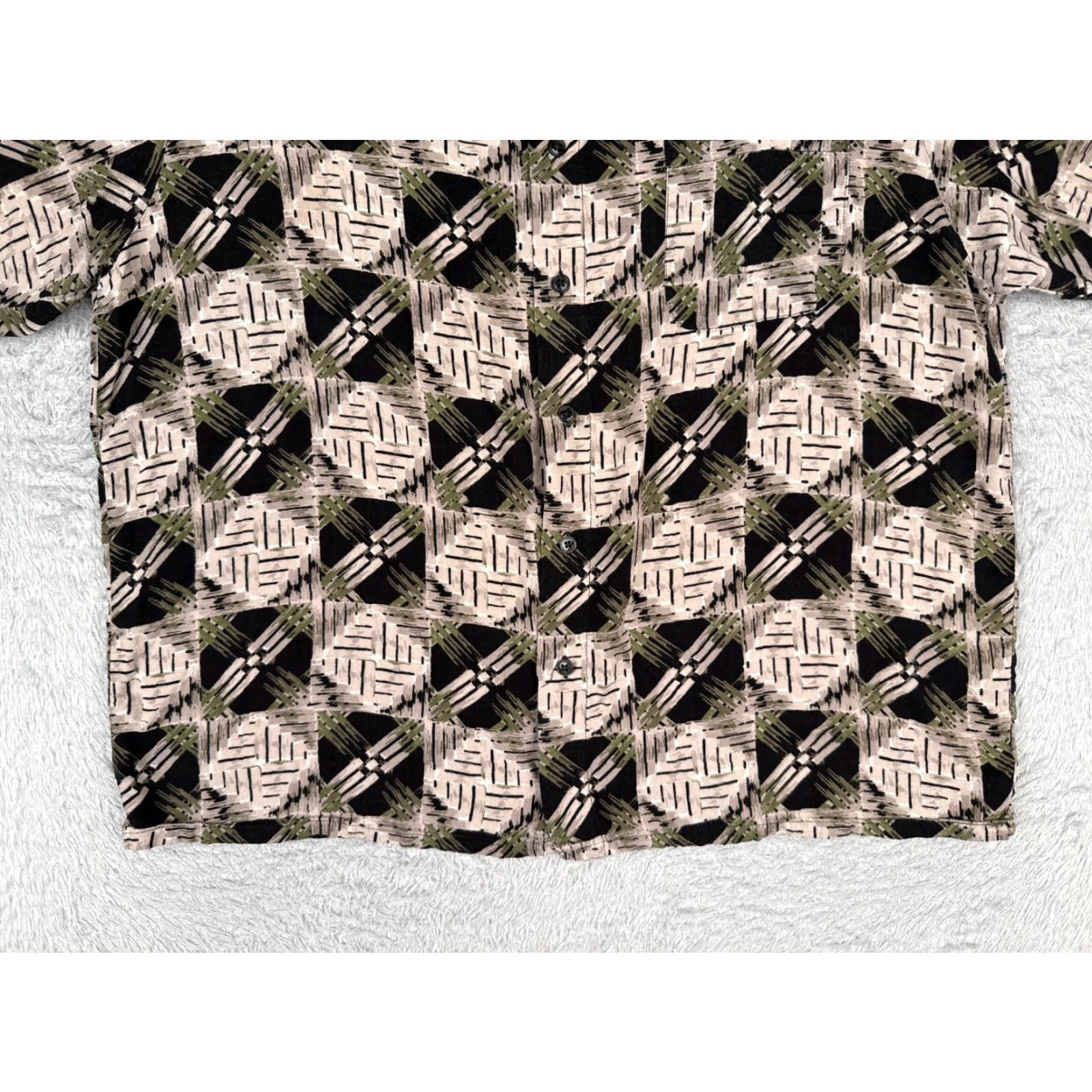 Vintage Puritan Shirt Men Large Beige Black Tile Geometric Hawaiian 100% Rayon Button Up Size US L / EU 52-54 / 3 - 5 Thumbnail