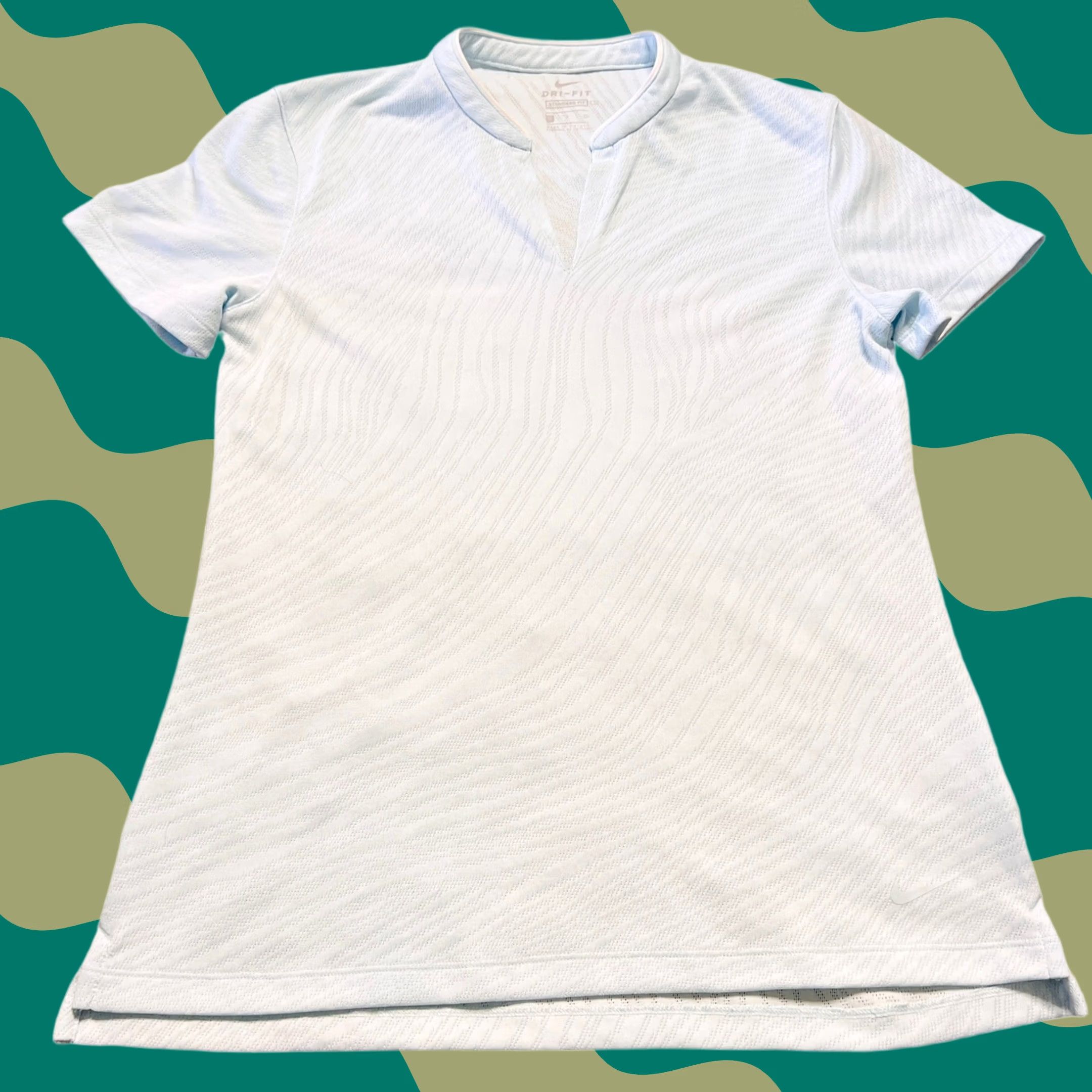 Nike VINTAGE Nike Golf Shirt Womens S Short Sleeve Dri Fit Pastel Blue Athletic Outdoor 90s Retro Womens Size S / US 4 / IT 40 - 1 Thumbnail