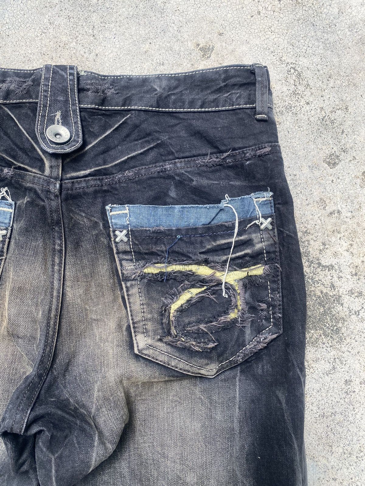 If Six Was Nine × Japanese Brand Red Pepper Faded Clawmark Boro Straight cut Jeans Size US 32 / EU 48 - 17 Thumbnail