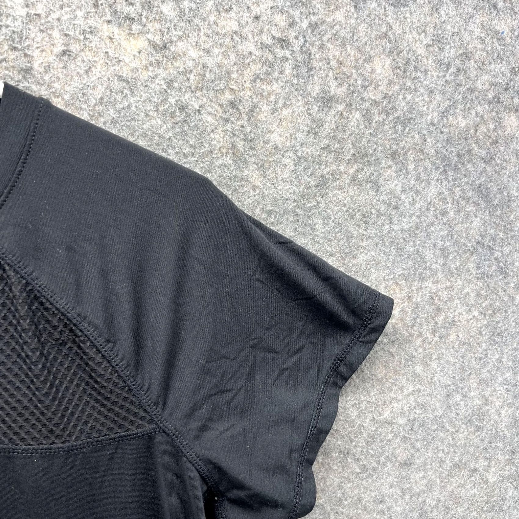 Reebok Reebok Shirt Women Large Black Athletic Training Crewneck Short Sleeve T-Shirt Best for Casual Sports Activewear Size L / US 10 / IT 46 - 4 Thumbnail