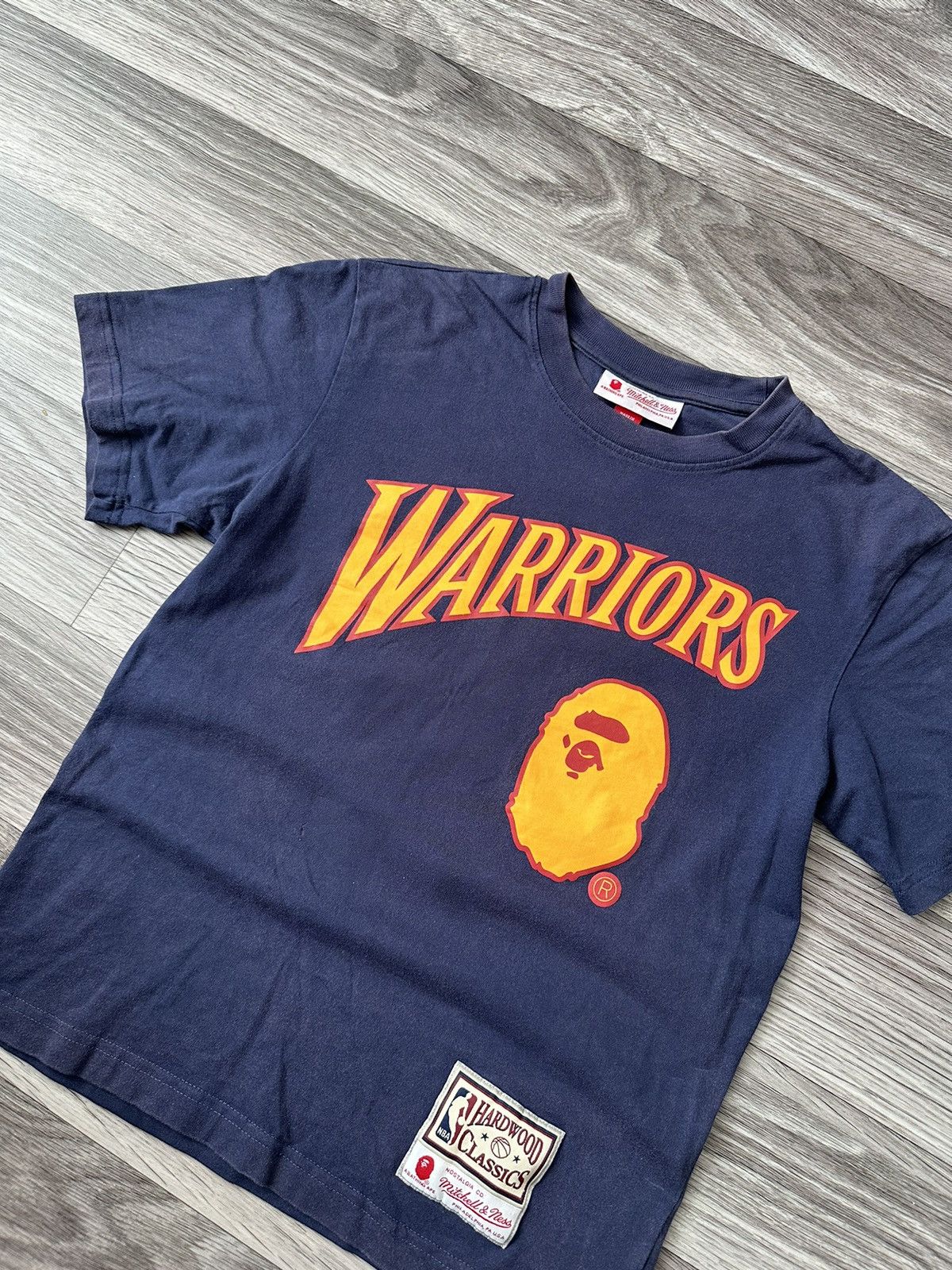 Mitchell & Ness Mitchel Ness NBA Bape Golden State Warriors big logo t shirt Size US XS / EU 42 / 0 - 3 Thumbnail