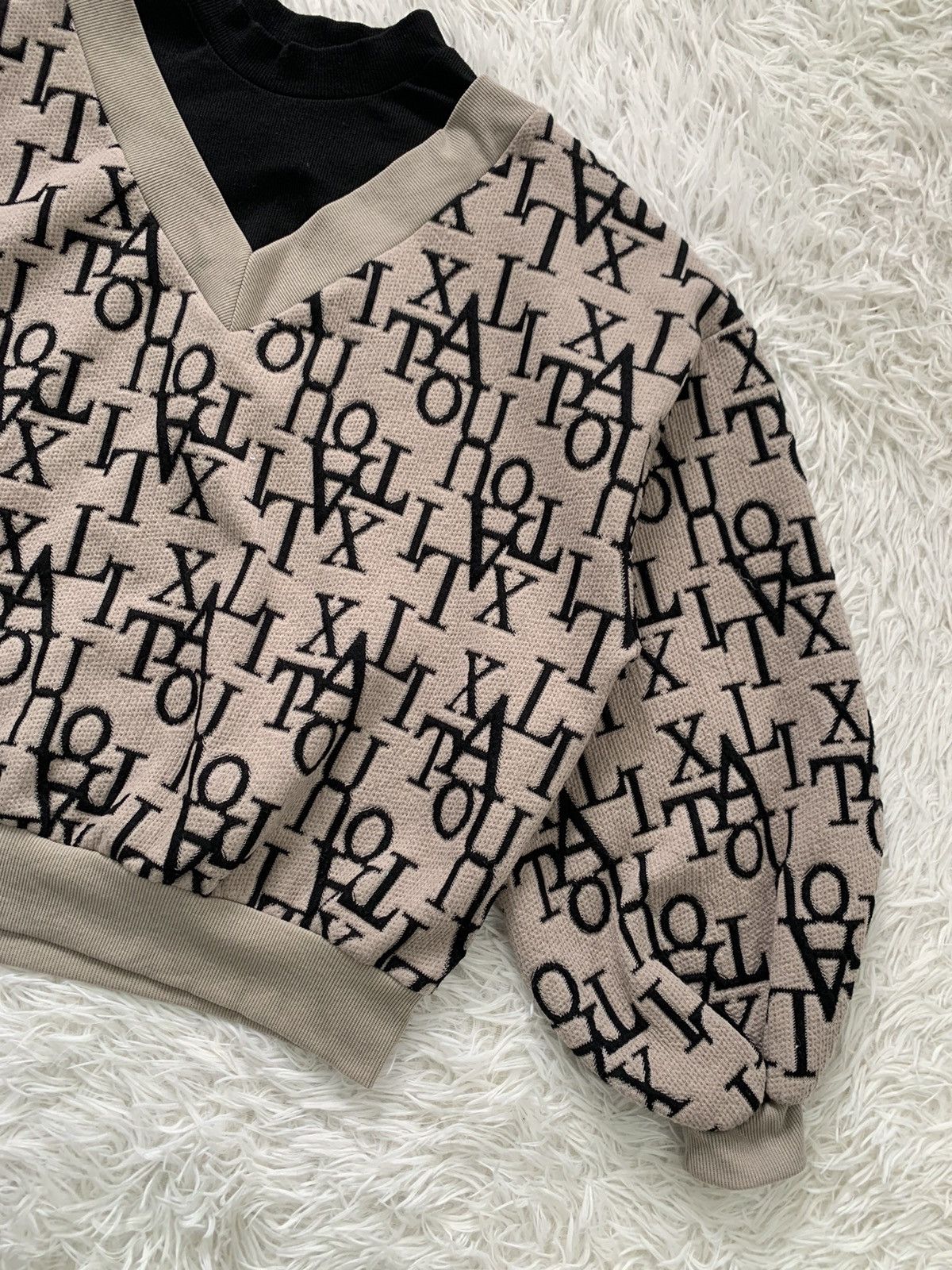Art Comes First Nice Letters Art Pullover Sweater By Lutique Size L / US 10 / IT 46 - 4 Thumbnail