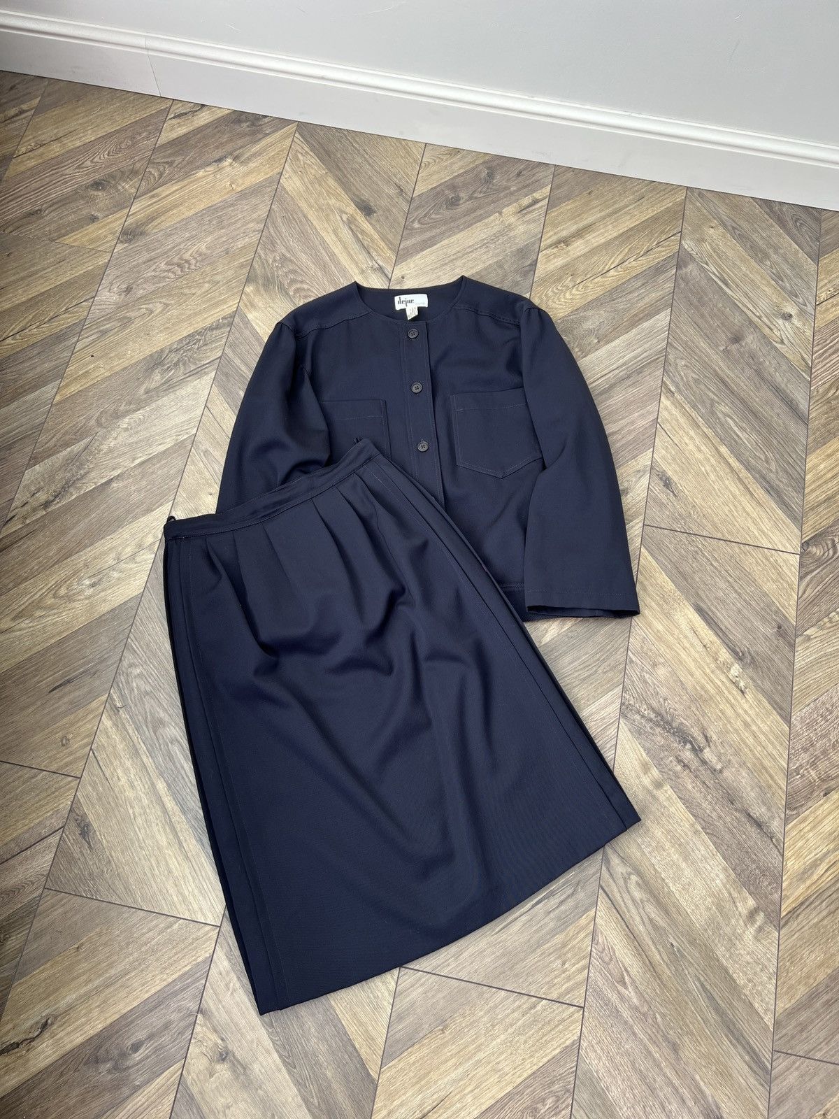 Designer Vintage Dejae Paris women’s Minimalist Suit Made in France Size M / US 6-8 / IT 42-44 - 2 Thumbnail