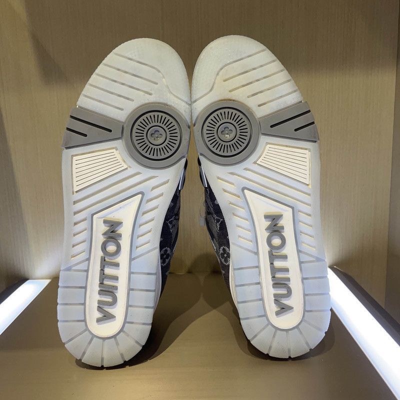 Louis Vuitton Louis Vuitton Trainer Low-Top Sneakers in Black and White - Size US 8 / EU 41 - 4 Thumbnail