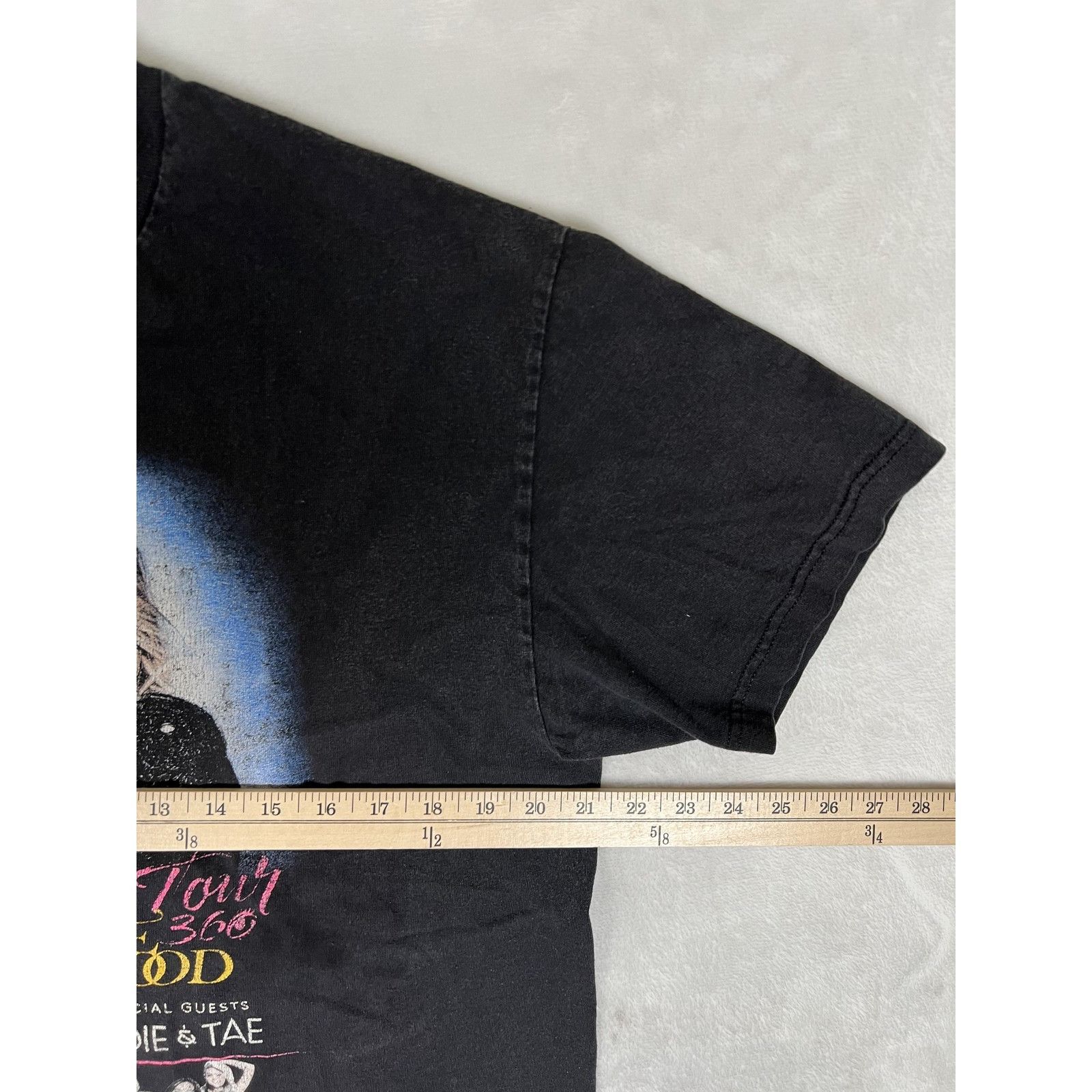 Other Carrie Underwood Cry Pretty 360 Tour Shirt Mens Large Black Size US L / EU 52-54 / 3 - 8 Thumbnail