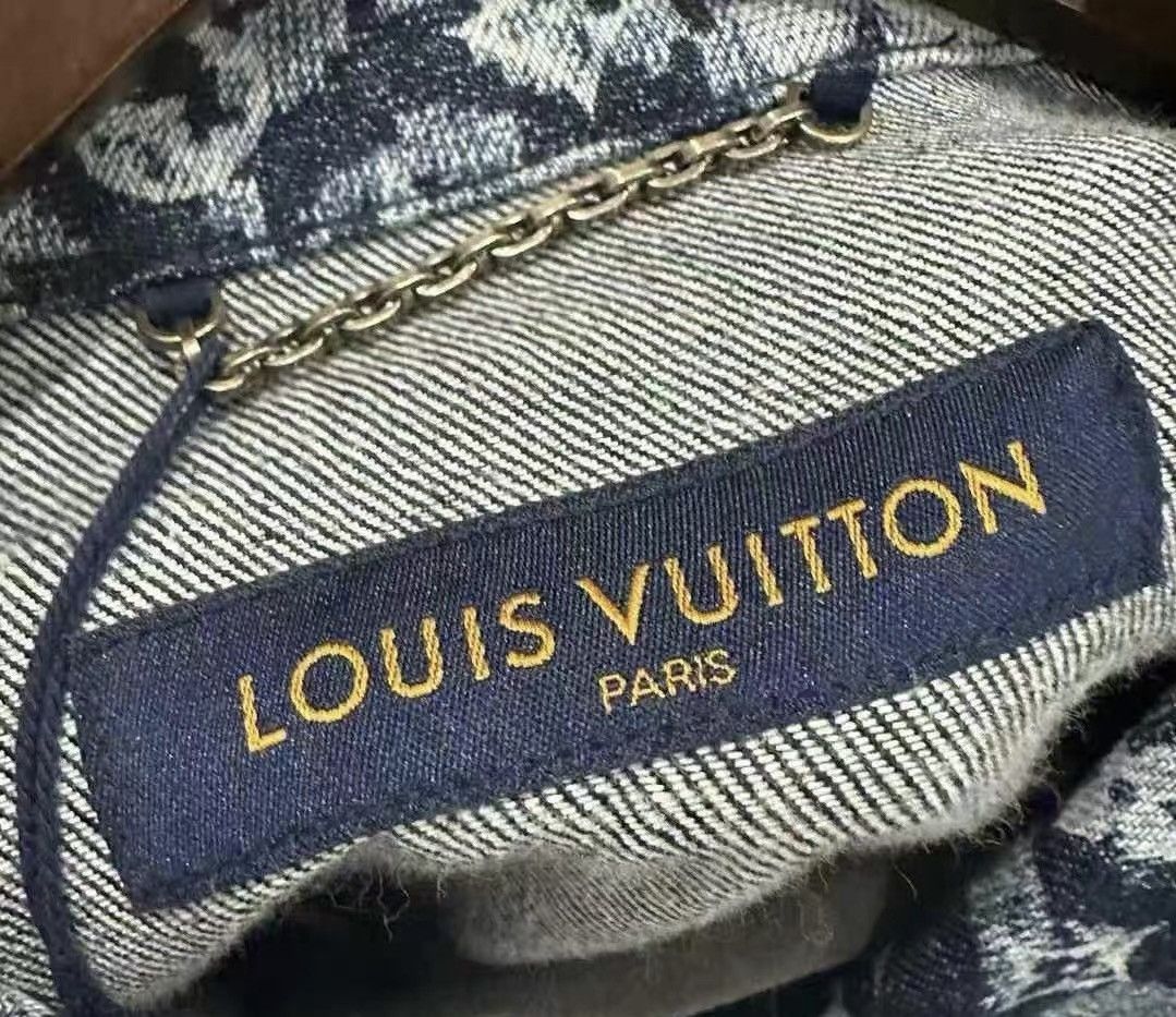 Louis Vuitton Louis Vuitton XL Tapestry Short Sleeves Shirt Denim Monogram Size US XL / EU 56 / 4 - 4 Thumbnail