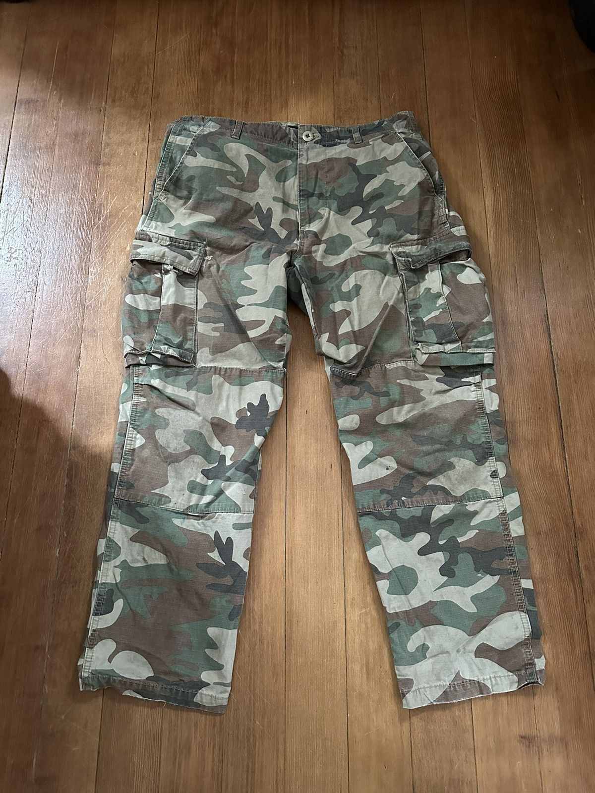 Elwood Elwood vintage camo cropped pants Size US 34 / EU 50 - 1 Thumbnail
