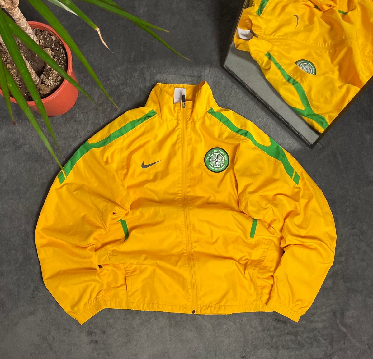 Pre-owned Nike X Soccer Jersey 90's Nike Vintage Nylon Celtic Fc Jacket Soccer In Yellow