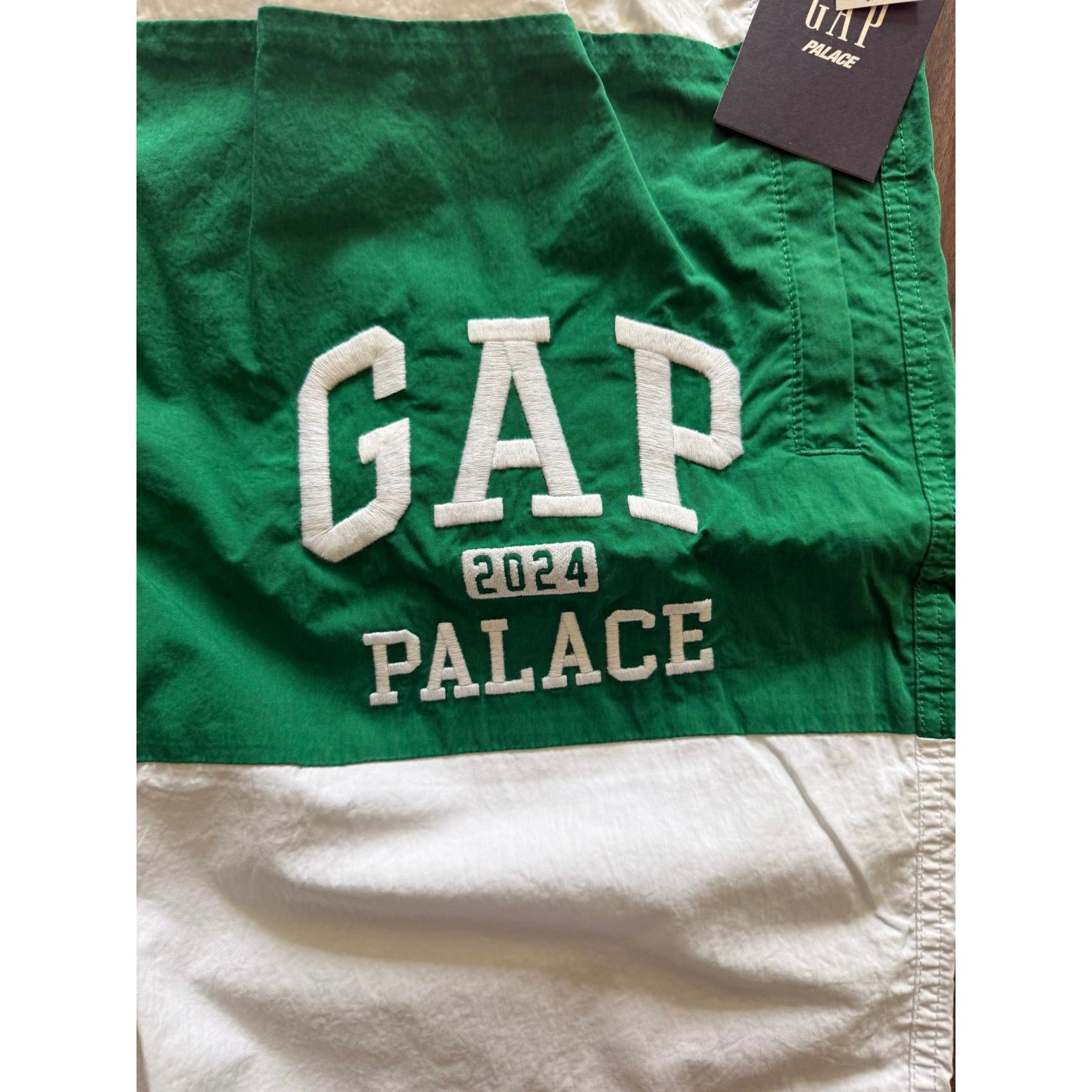 Gap Palace x Gap 2024 Boardshort White Green NWT Size US 36 / EU 52 - 1 Thumbnail