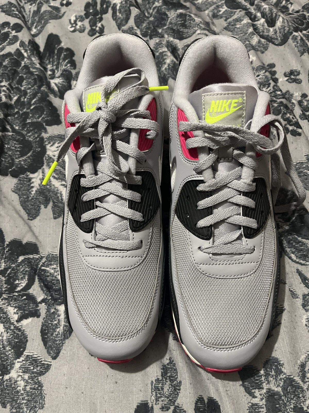 Nike Air max 90 wolf grey /white rush pink Size US 10 / EU 43 - 2 Thumbnail