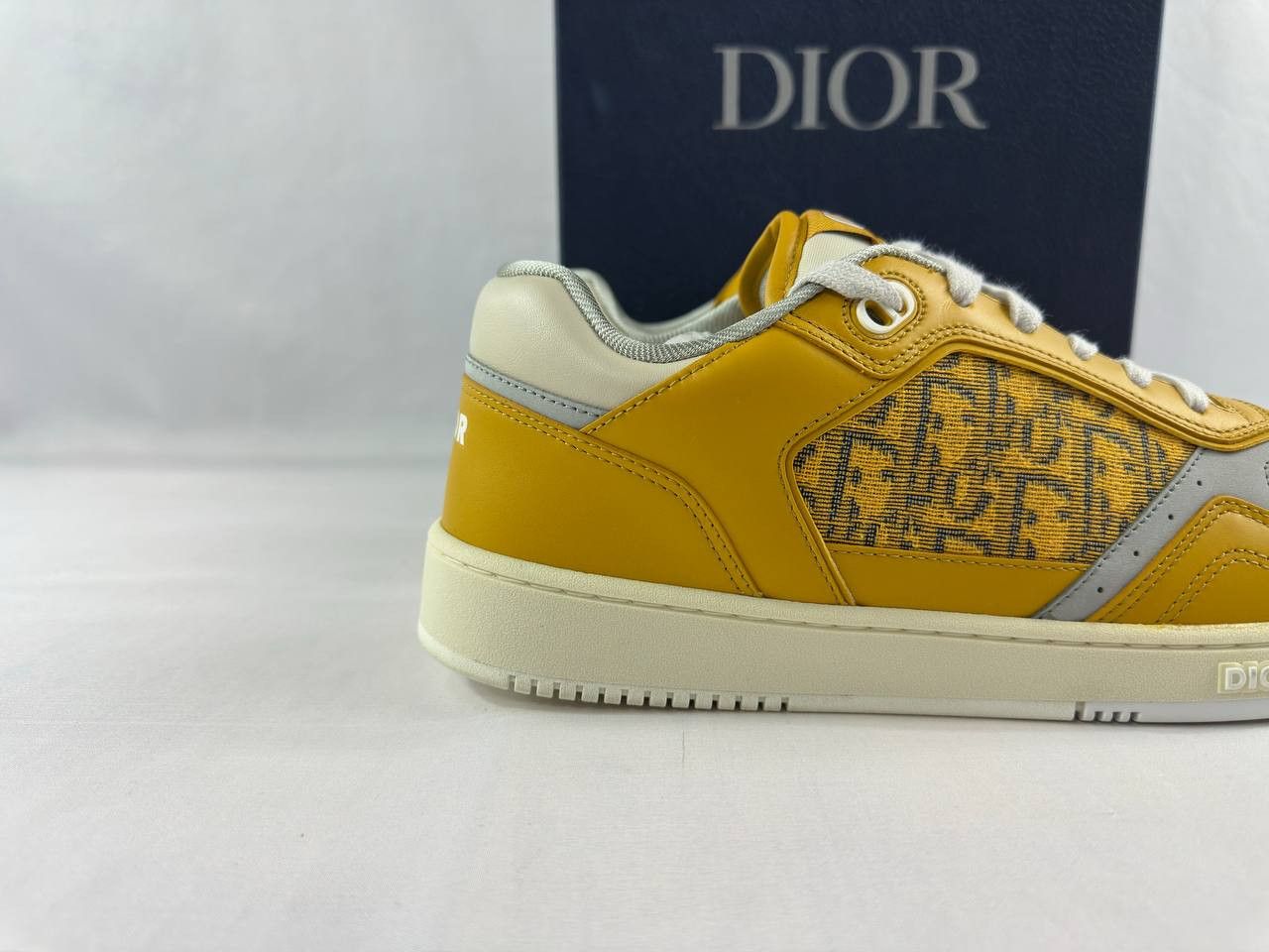 Dior Dior B27 Low 'Dior Oblique' Gold-Tone White Grey Size US 11 / EU 44 - 2 Thumbnail