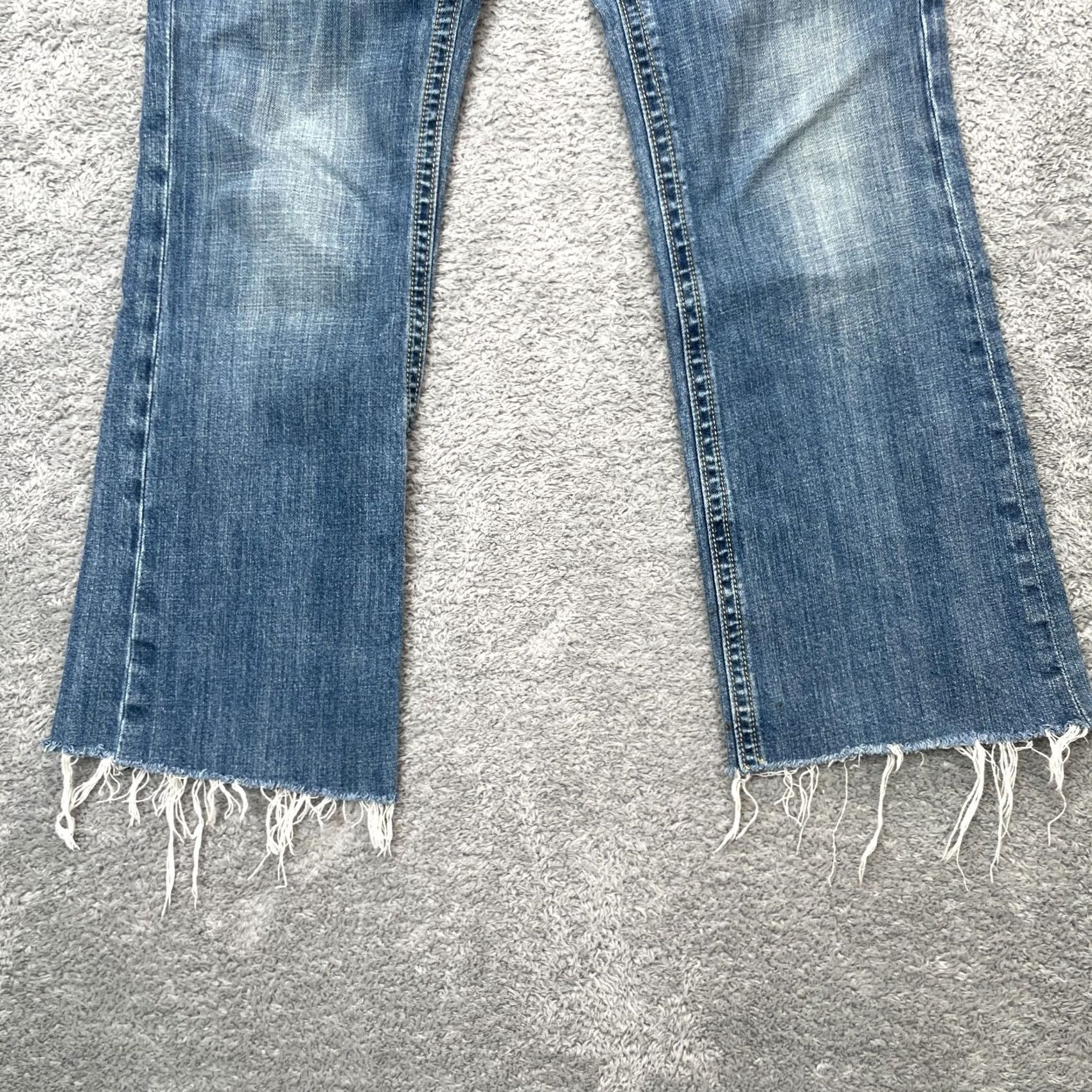 Vintage VIGOSS Jeans Women 29 Blue Denim Bootcut Embroidered Frayed Hem Western Cowgirl City Preppy Bootscut Women Size 24" / US 00 / IT 34 - 2 Thumbnail
