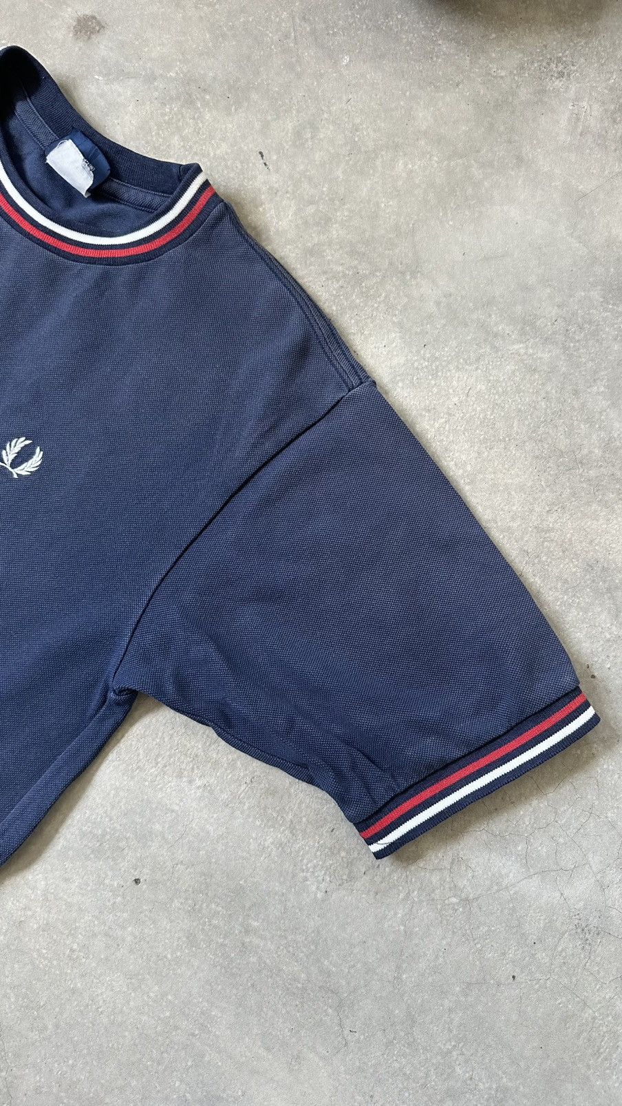 Fred Perry VINTAGE FRED PERRY MADE IN JAPAN TEE WELL FADED Size US S / EU 44-46 / 1 - 3 Thumbnail