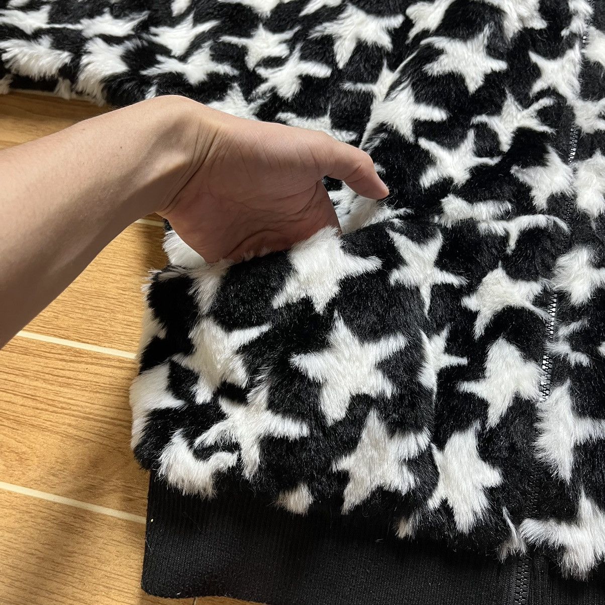 20471120 Archive Hyoma 20471120 Stars Faux Far Bat Wing Zip Up Jacket Size US S / EU 44-46 / 1 - 17 Thumbnail