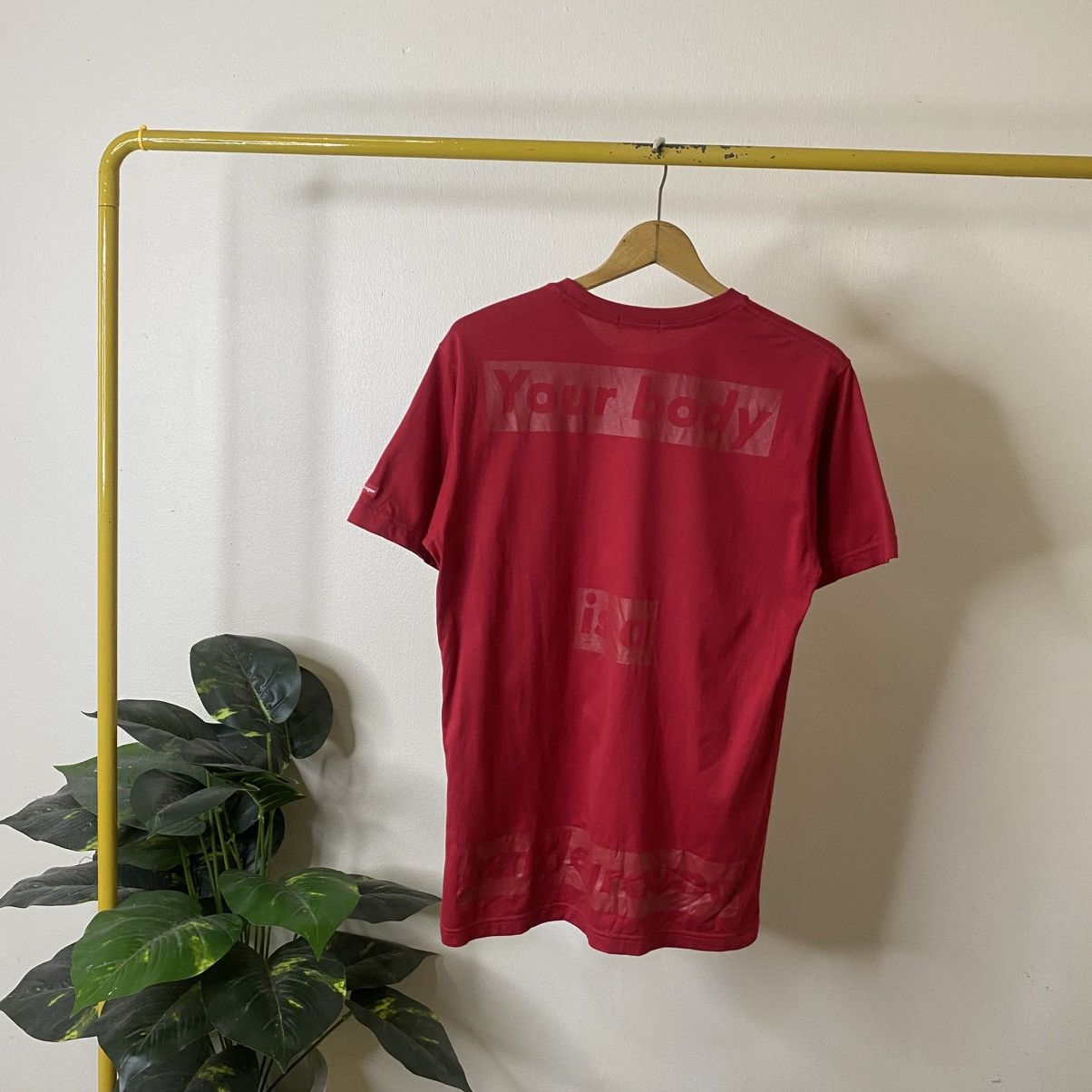 Barbara Kruger Barbara Kruger x Uniqlo Collaboration T Shirt Size US M / EU 48-50 / 2 - 9 Thumbnail