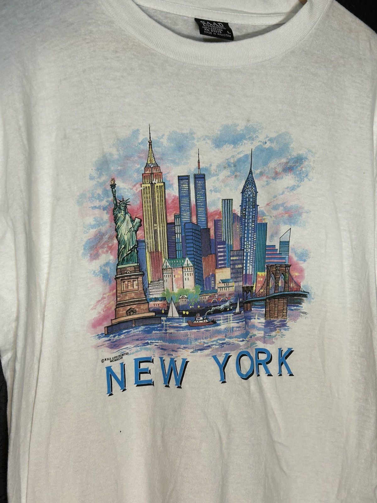 Vintage 90’s New York Souvenir Skyline T Shirt Size US L / EU 52-54 / 3 - 2 Thumbnail
