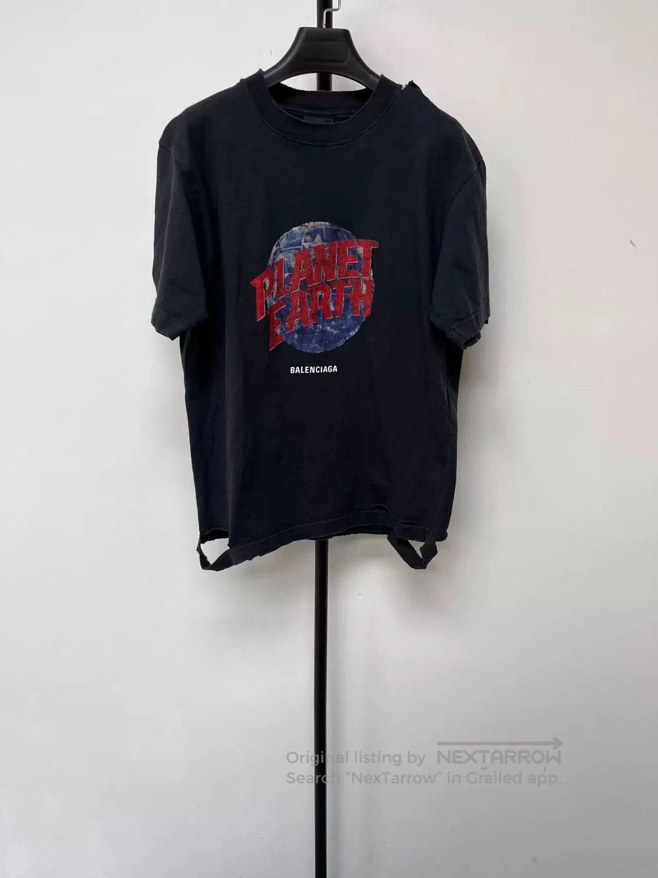 Balenciaga Balenciaga Printed Round Neck Distressed T-Shirt. Size US M / EU 48-50 / 2 - 1 Thumbnail