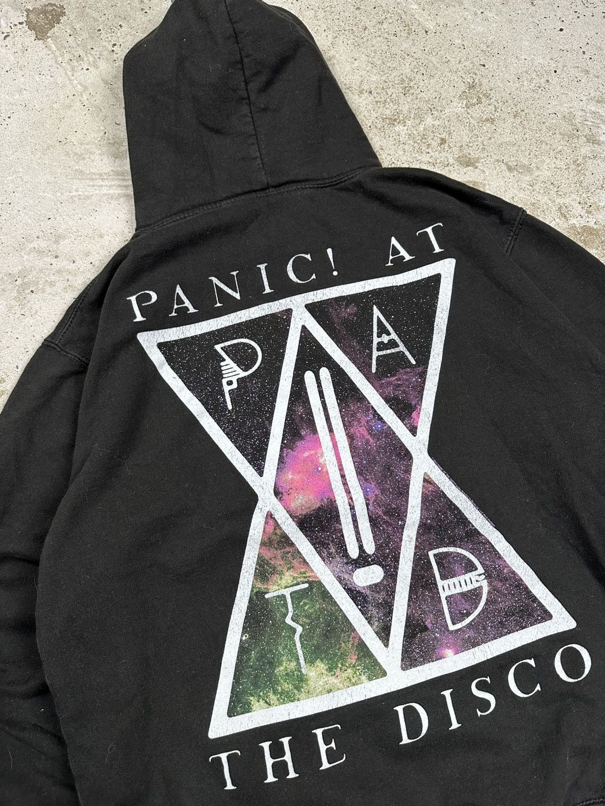 Band Tees Vintage Panic at the Disco Black Tour Band Hoodie 2015 Size US M / EU 48-50 / 2 - 10 Thumbnail