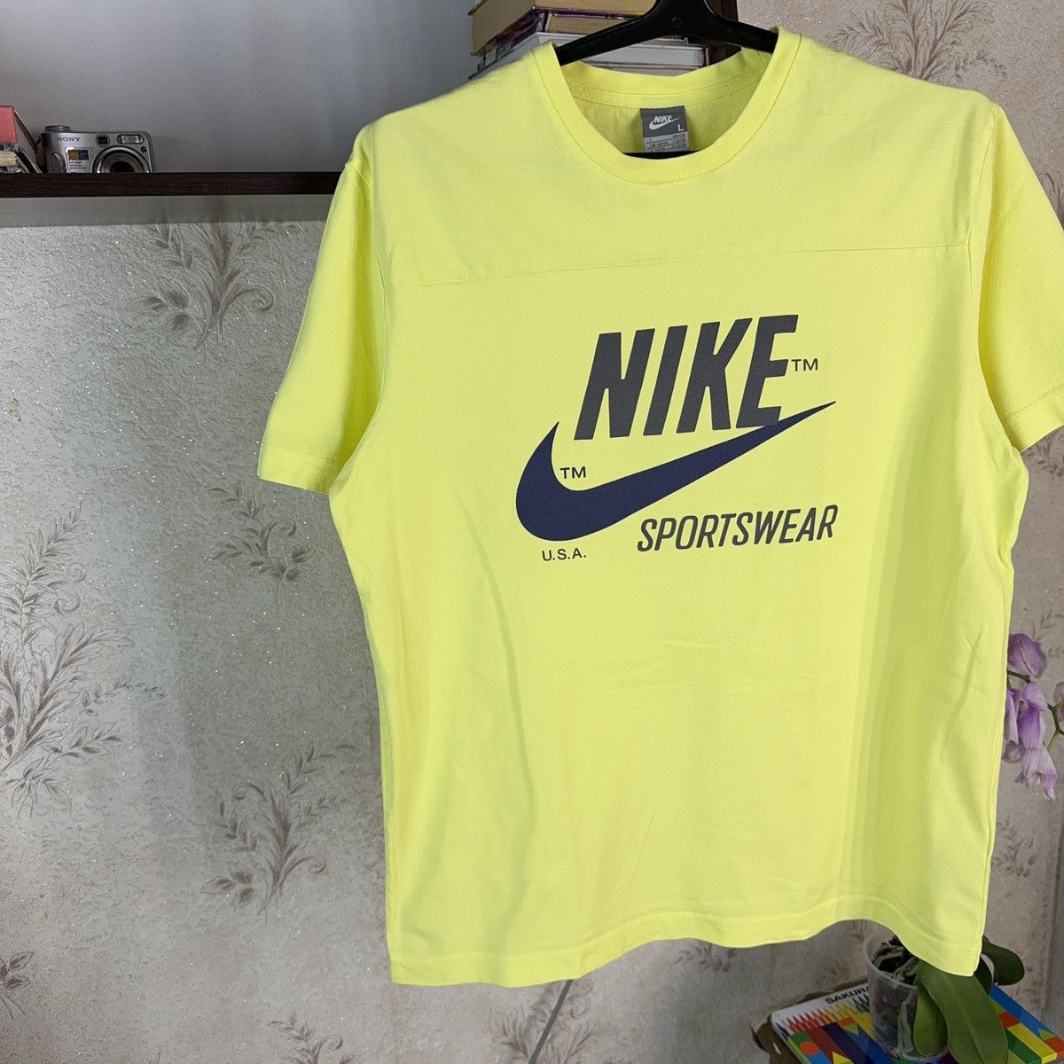 Nike × Vintage Vintage Nike T shirt Sportswear Acid Yellow Streetwear Sz L Size US L / EU 52-54 / 3 - 4 Thumbnail