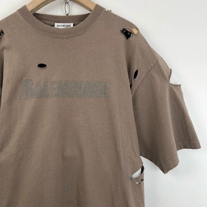 Balenciaga Balenciaga Brown large ripped crack logo short sleeve Size US XS / EU 42 / 0 - 5 Thumbnail