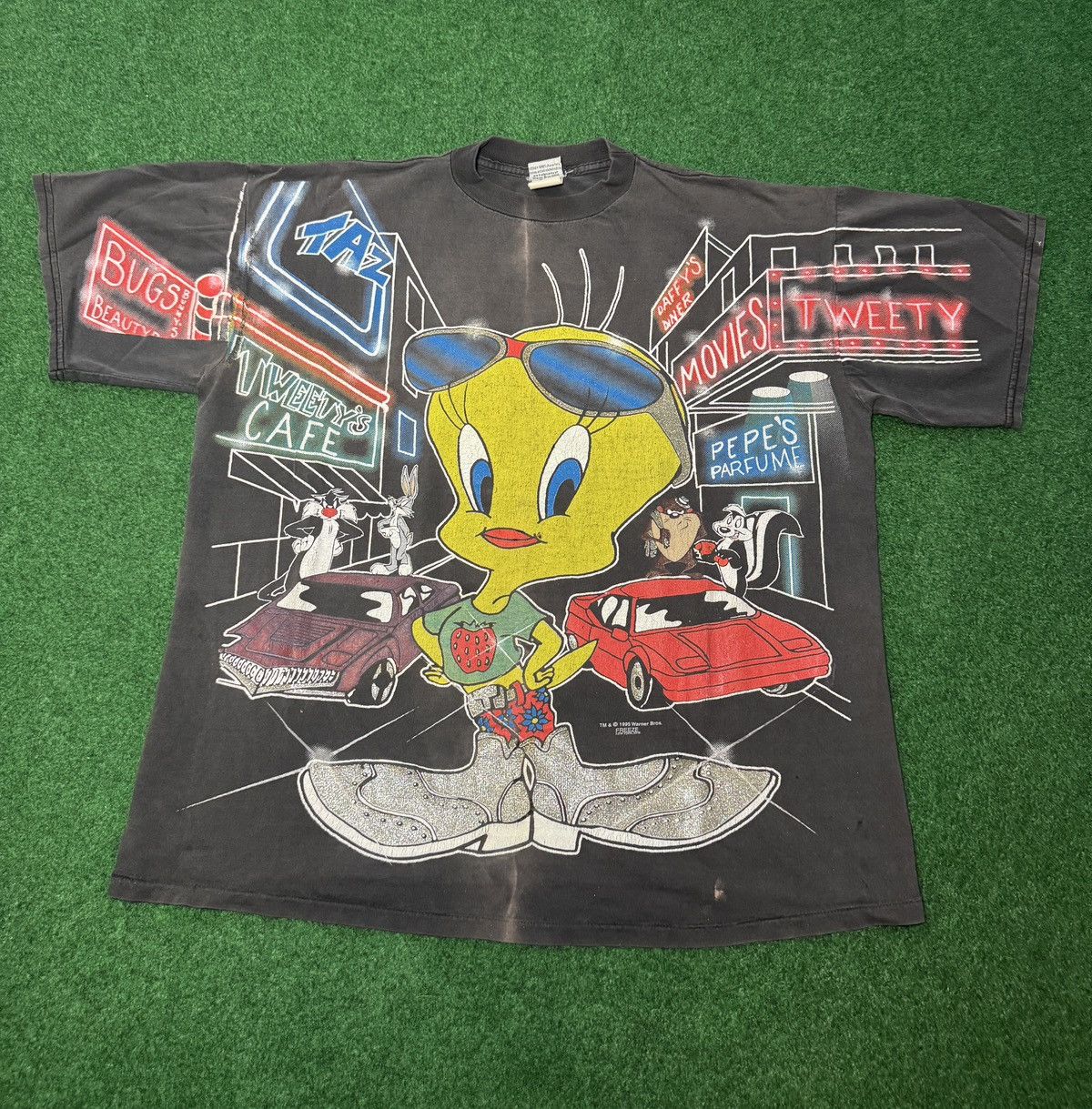 Warner Bros Vtg 90s Tweety’s Town Looney Tunes PERFECT FADE AOP T Shirt Size US XL / EU 56 / 4 - 1 Thumbnail