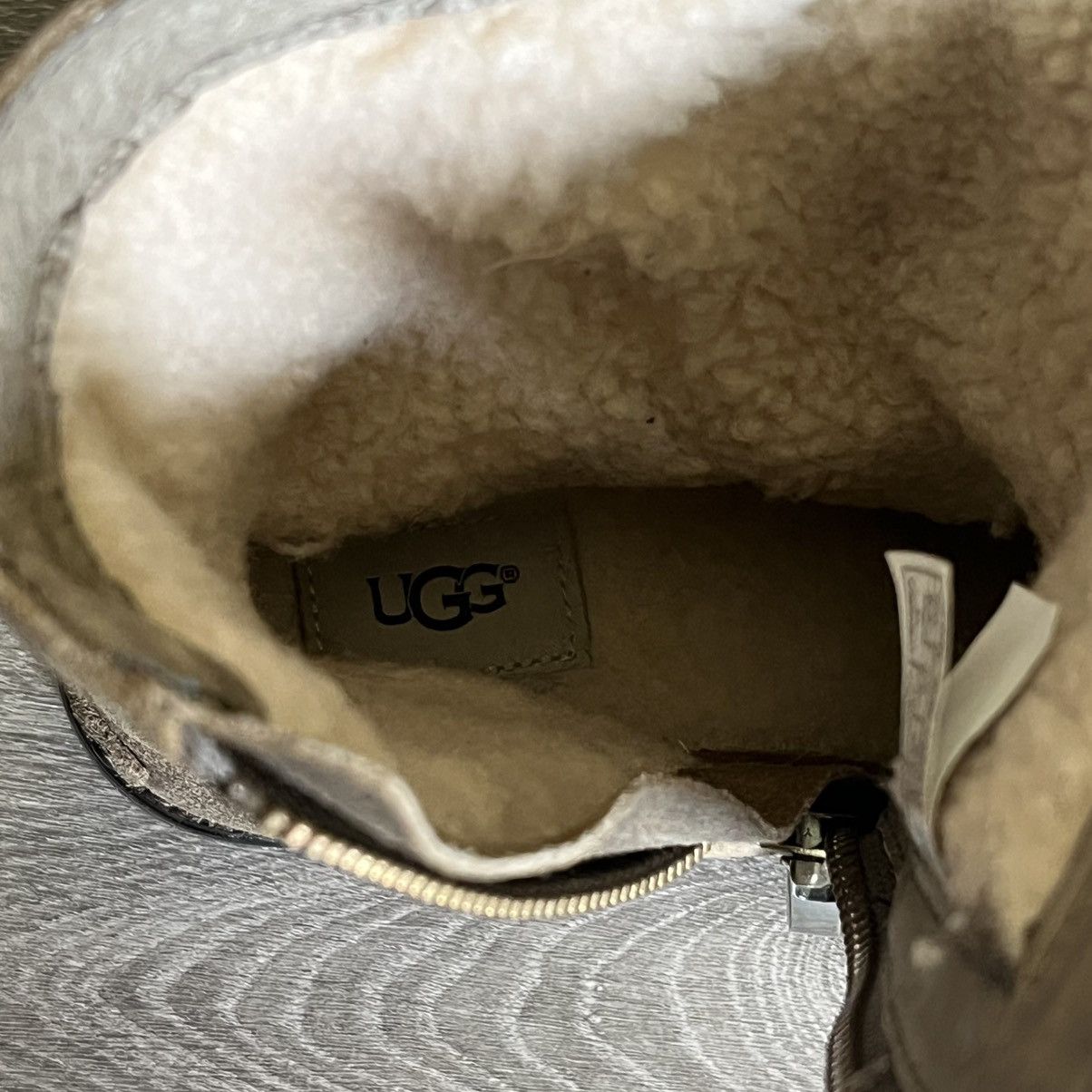 Ugg UGG Niels II Dove Leather Faux Fur Boots Dove Suede Shearli Size US 8.5 / IT 38.5 - 7 Thumbnail