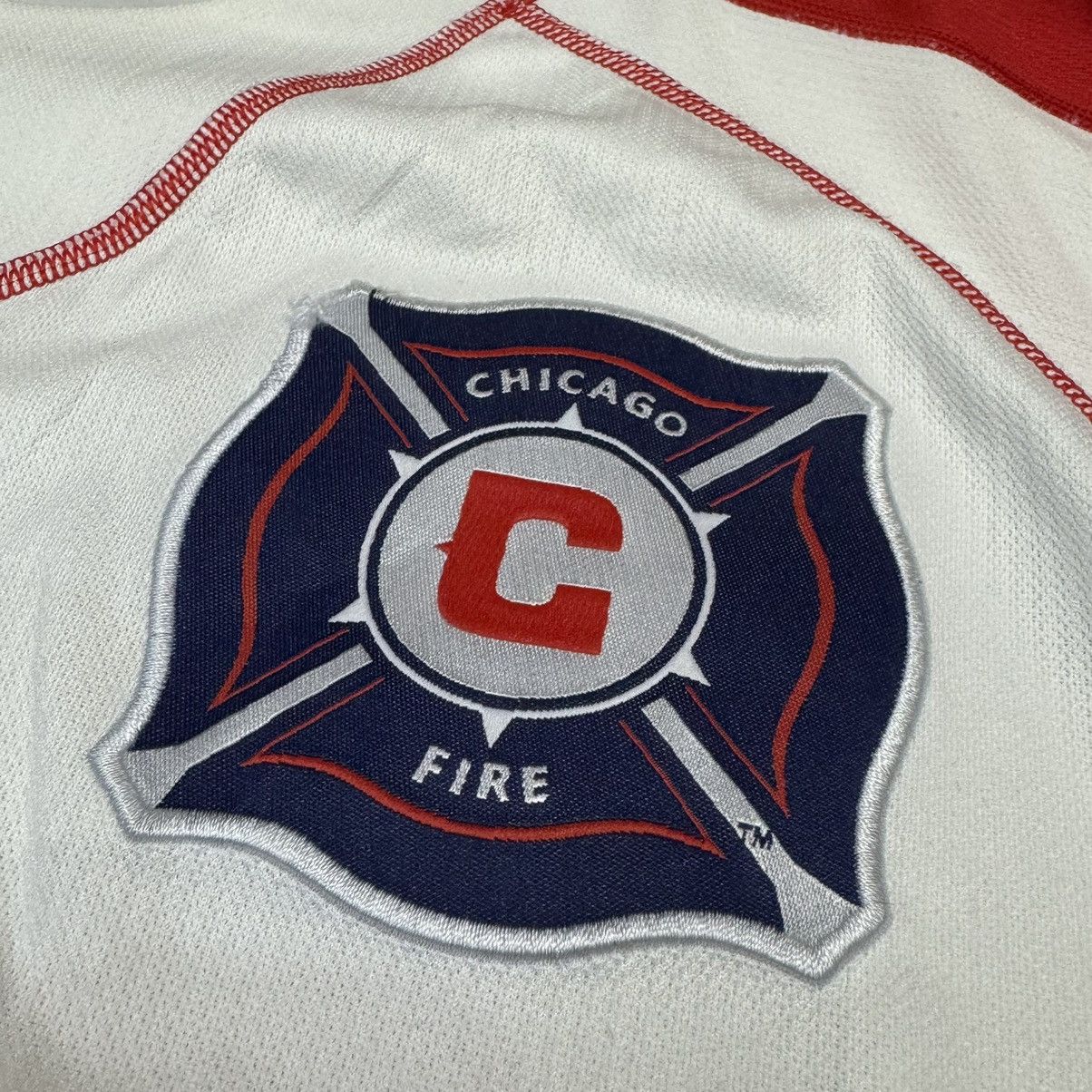 Puma Chicago Fire 2005 away shirt Size US M / EU 48-50 / 2 - 4 Thumbnail