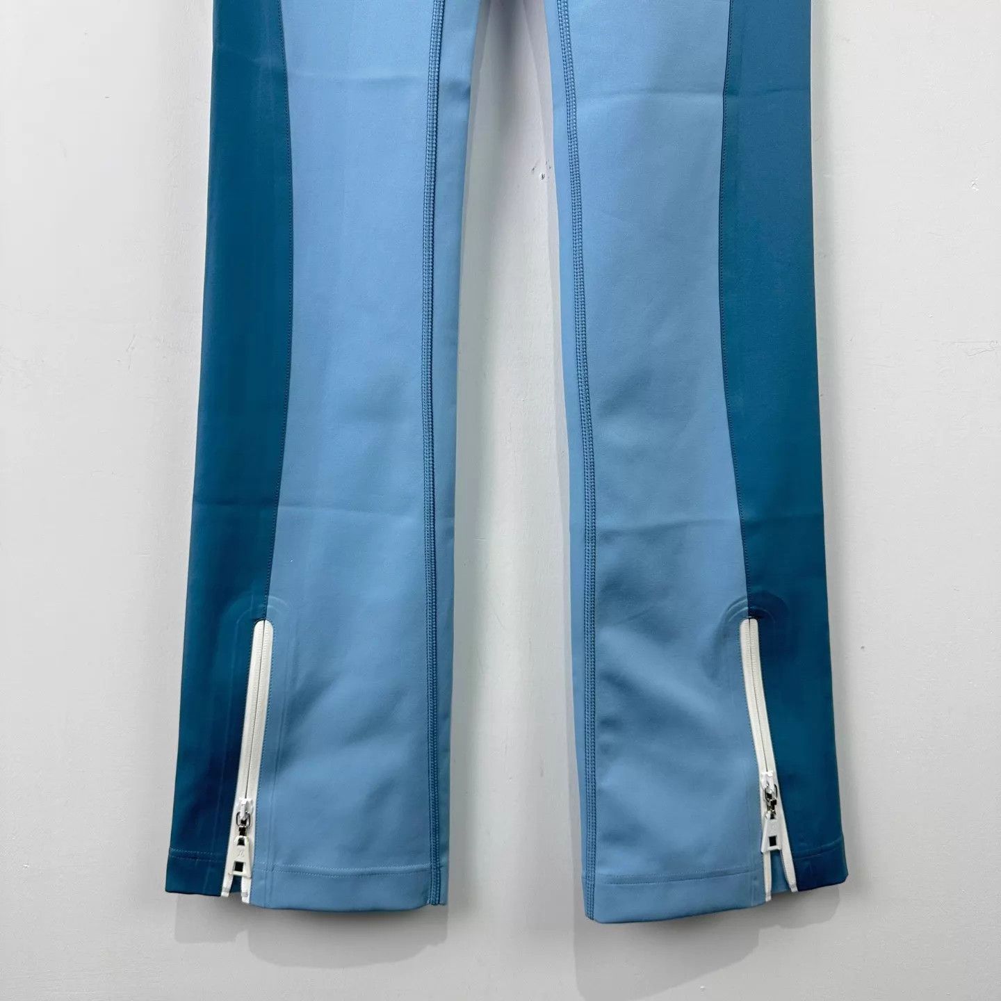 Louis Vuitton Women's Louis Vuitton Color Blocked Yoga Pants 36 Size 26" / US 2 / IT 38 - 5 Thumbnail
