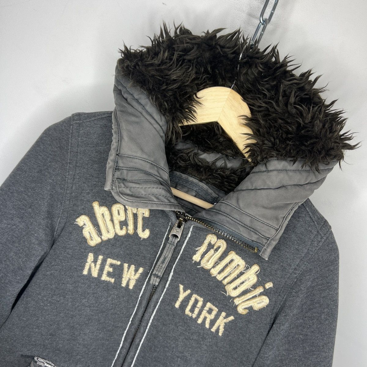 Abercrombie & Fitch × If Six Was Nine × Le Grande Bleu (L.G.B.) ABERCROMBIE FAUX FUR ZIPPER HOODIE JAPANESE I6W9 LGB STYLE Size M / US 6-8 / IT 42-44 - 4 Thumbnail