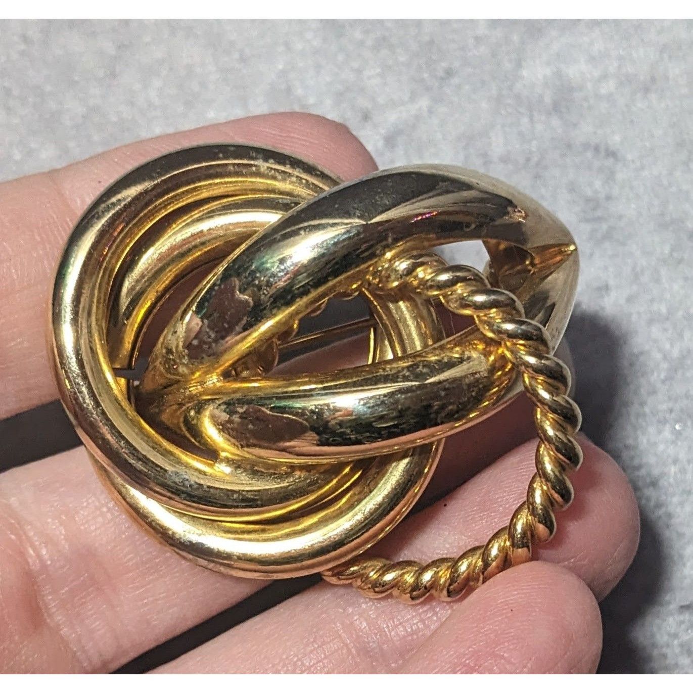 Other Vintage Abstract Gold Tone Metal Knot Brooch Size ONE SIZE - 7 Thumbnail