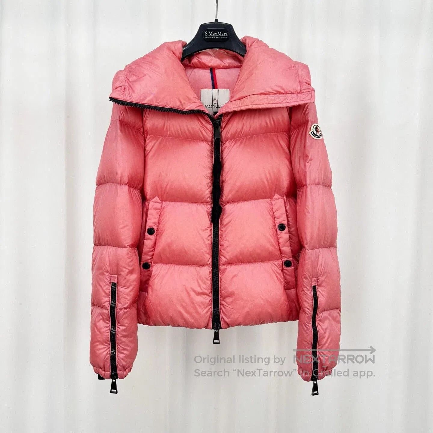 Moncler Moncler Pink Embroidered Logo Lapel Down Jacket. Size XS / US 0-2 / IT 36-38 - 1 Thumbnail