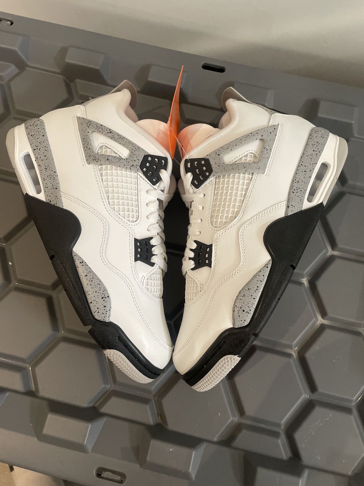 Jordan Brand Jordan 4 White Cement Size 10 Size US 10 / EU 43 - 1 Thumbnail