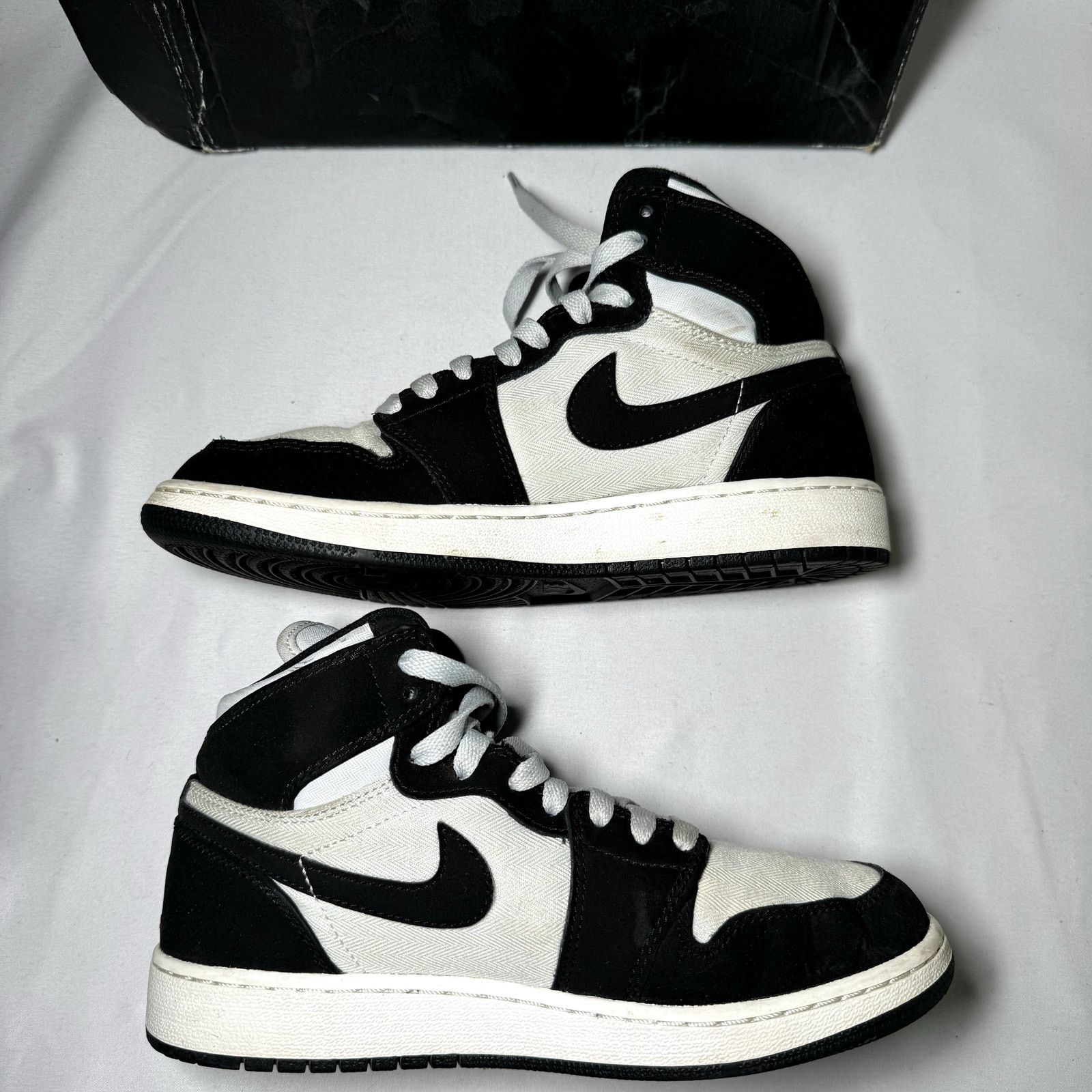 Jordan Brand × Nike Size 5 - Air Jordan 1 Retro High GS Pure Platinum Black Pink Size US 5 / EU 37 - 2 Thumbnail