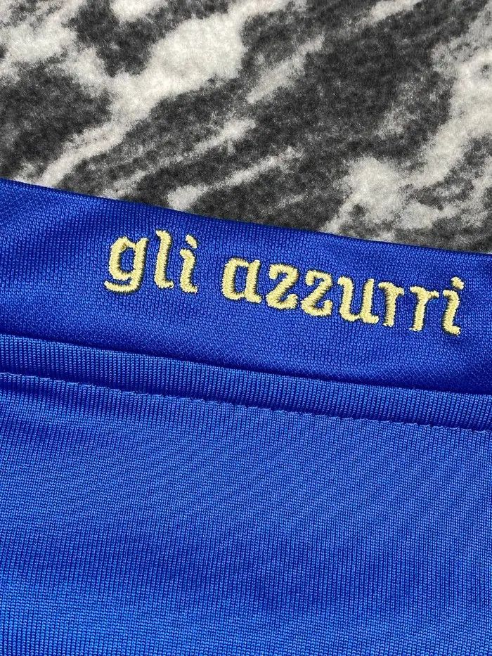 Puma Puma Italy 2010 2011 Home Football Shirt Soccer Jersey Size US M / EU 48-50 / 2 - 19 Thumbnail