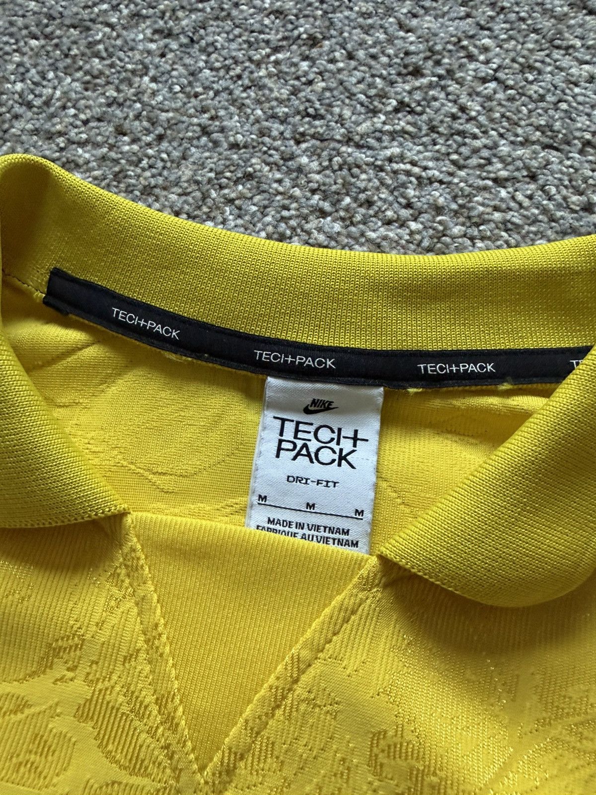 Nike Nike Tech Pack Dri-Fit Long Sleeve Polo Yellow Jacquard Size US M / EU 48-50 / 2 - 2 Thumbnail