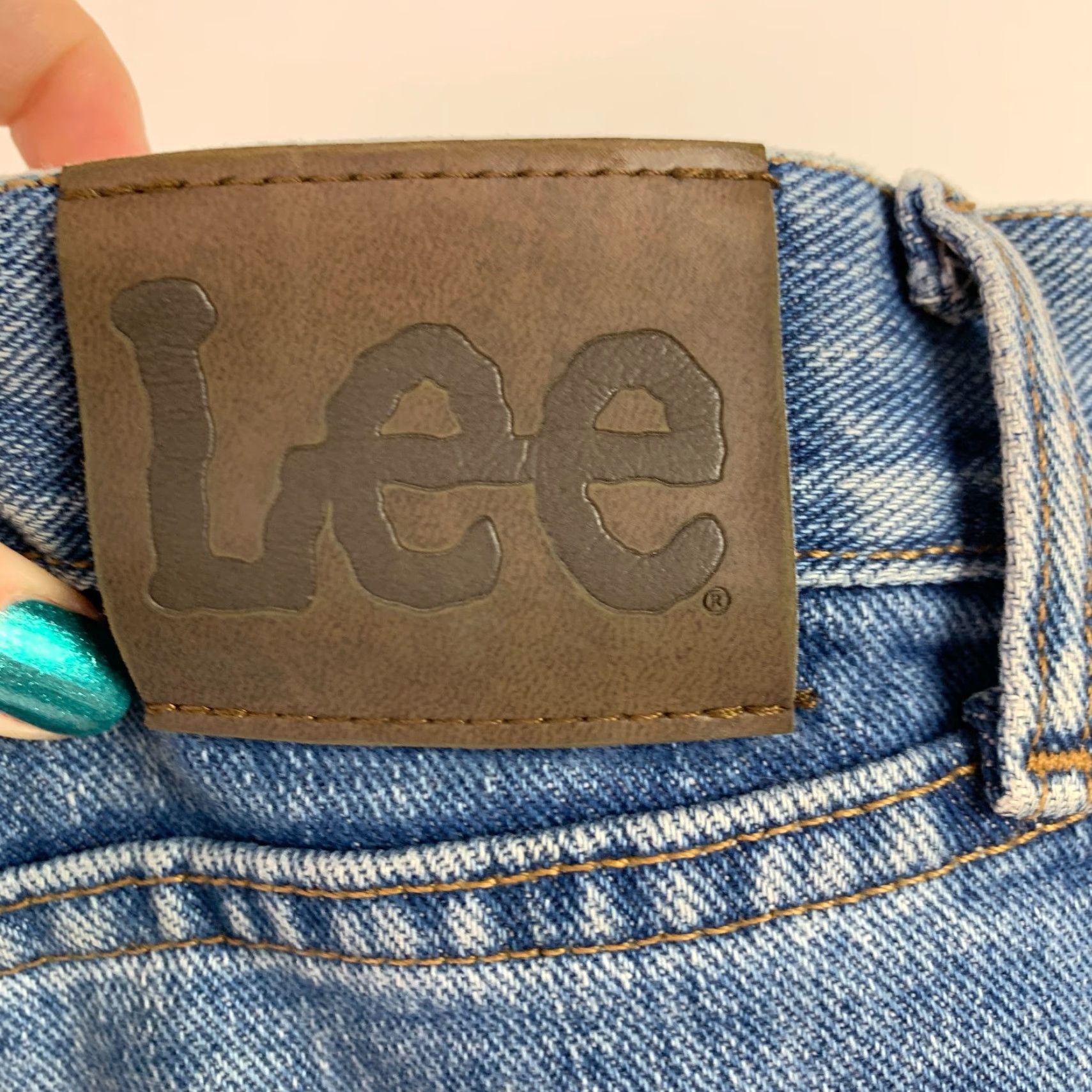 Lee VINTAGE Lee Jeans Regular Fit Size 36 x 30 100% Cotton Medium Wash Stains USA Pattern Solid Button Zip Fly Denim Jeans Mens 80s 90s Size US 36 / EU 52 - 6 Thumbnail