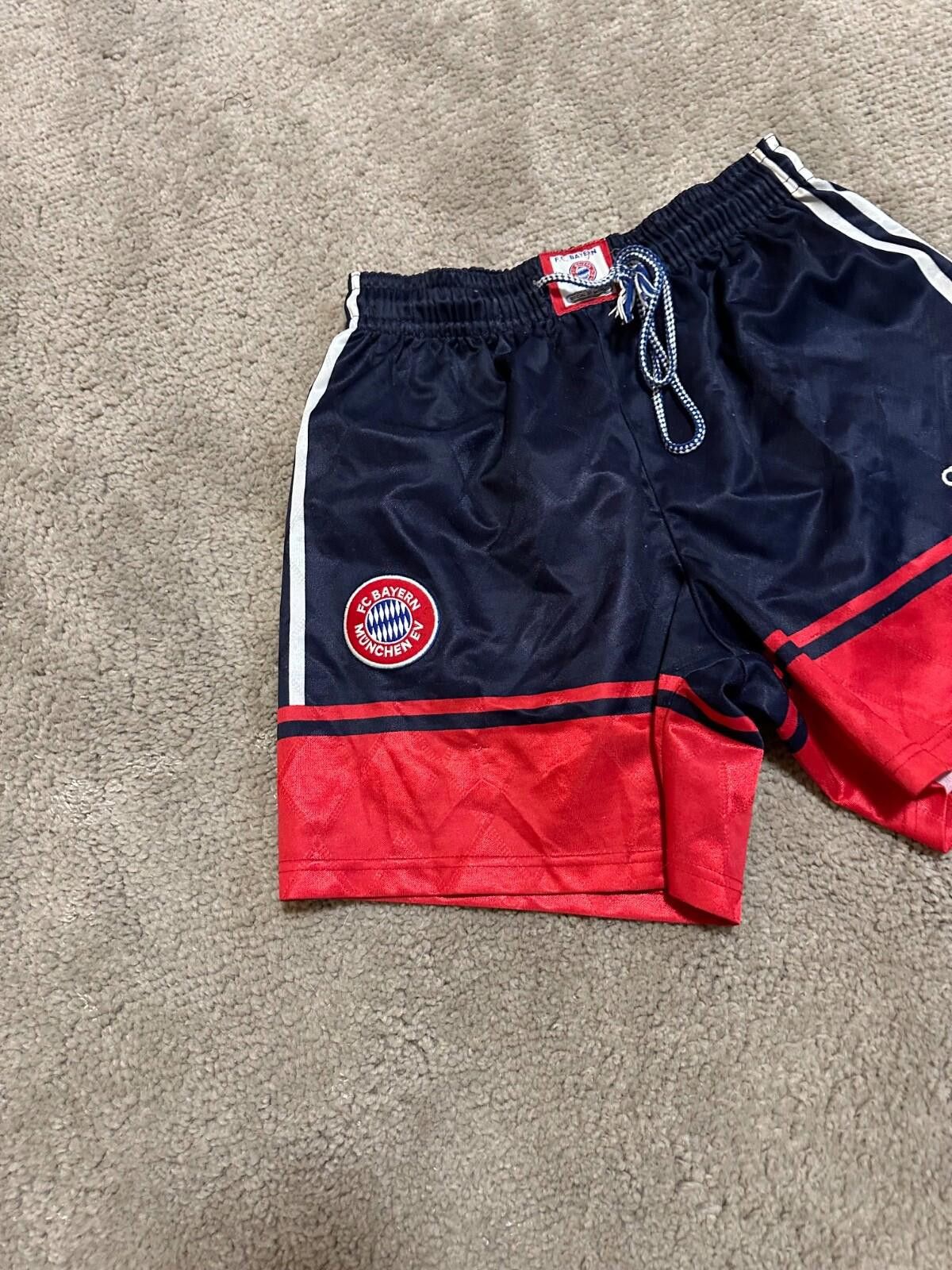 Adidas BAYERN MUNICH 1997/1999 HOME FOOTBALL SOCCER SHORTS Sz M Size US 32 / EU 48 - 2 Thumbnail