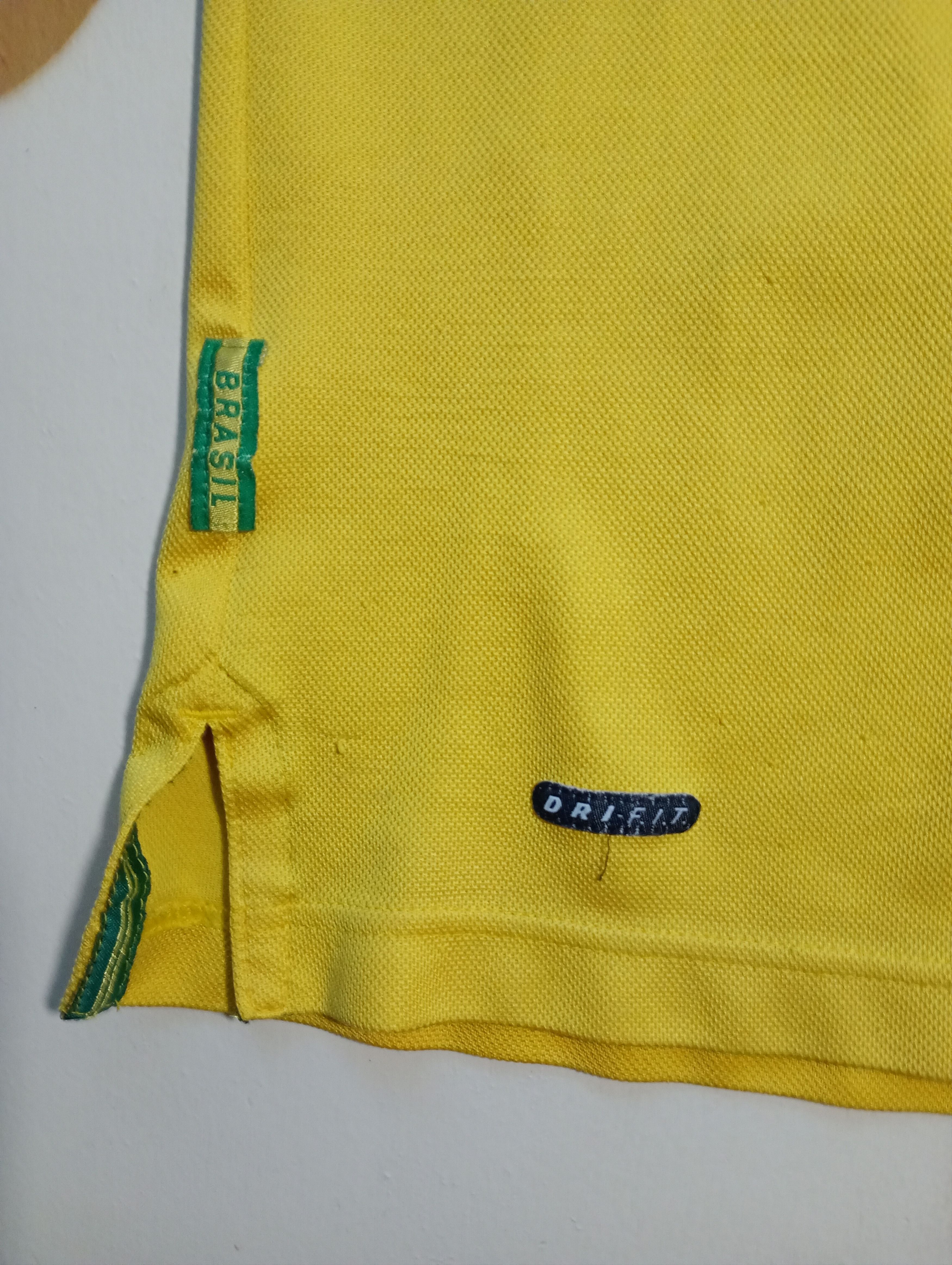 Nike Nike Brazil Jersey #9 Ronaldo 1998 Vintage Size US S / EU 44-46 / 1 - 5 Thumbnail