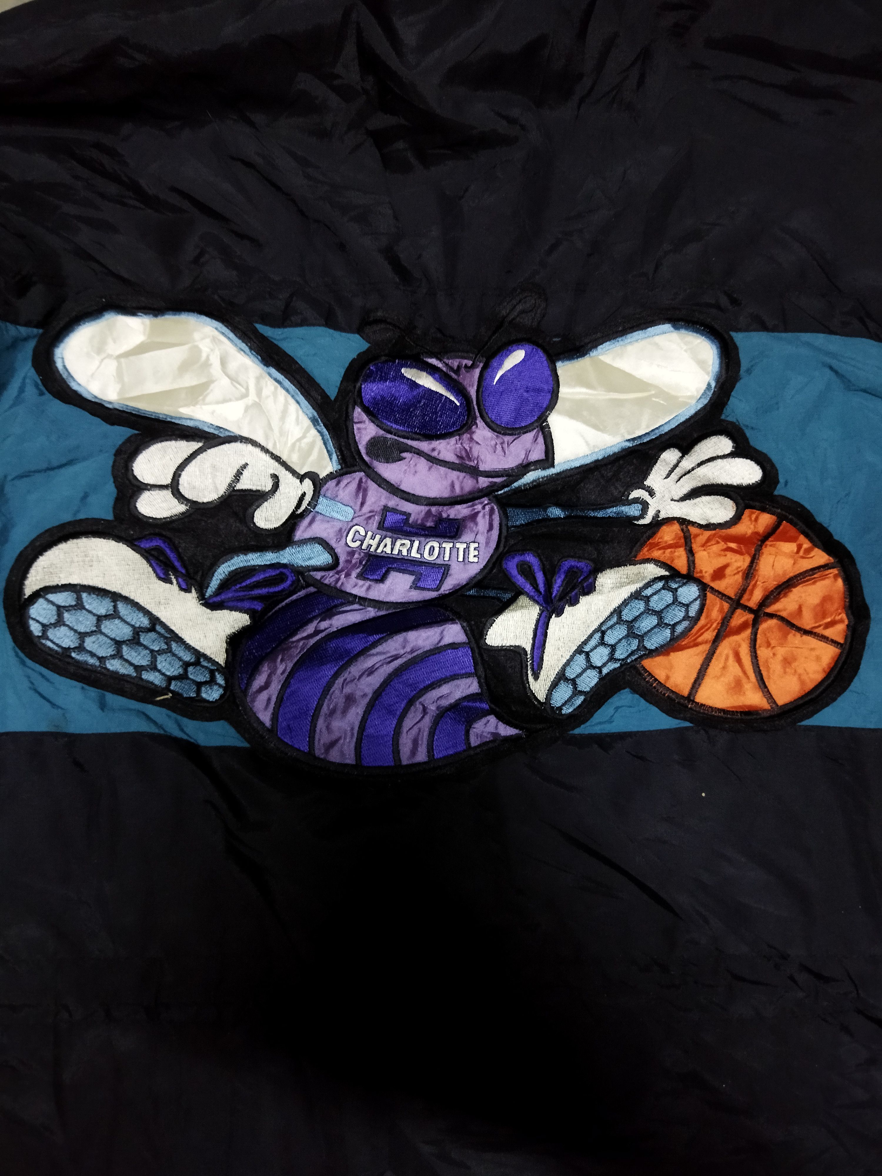 NBA × Vintage Vintage Charlotte Hornets Jacket Size US XXL / EU 58 / 5 - 3 Thumbnail