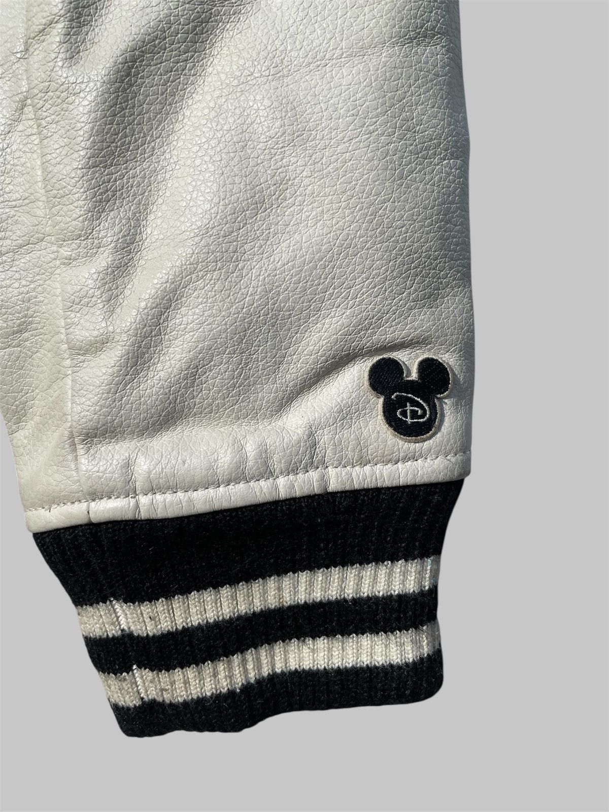 Disney RARE🔥 Walt Disney Mickey Mouse Varsity Leather Sleeve Size US M / EU 48-50 / 2 - 5 Thumbnail