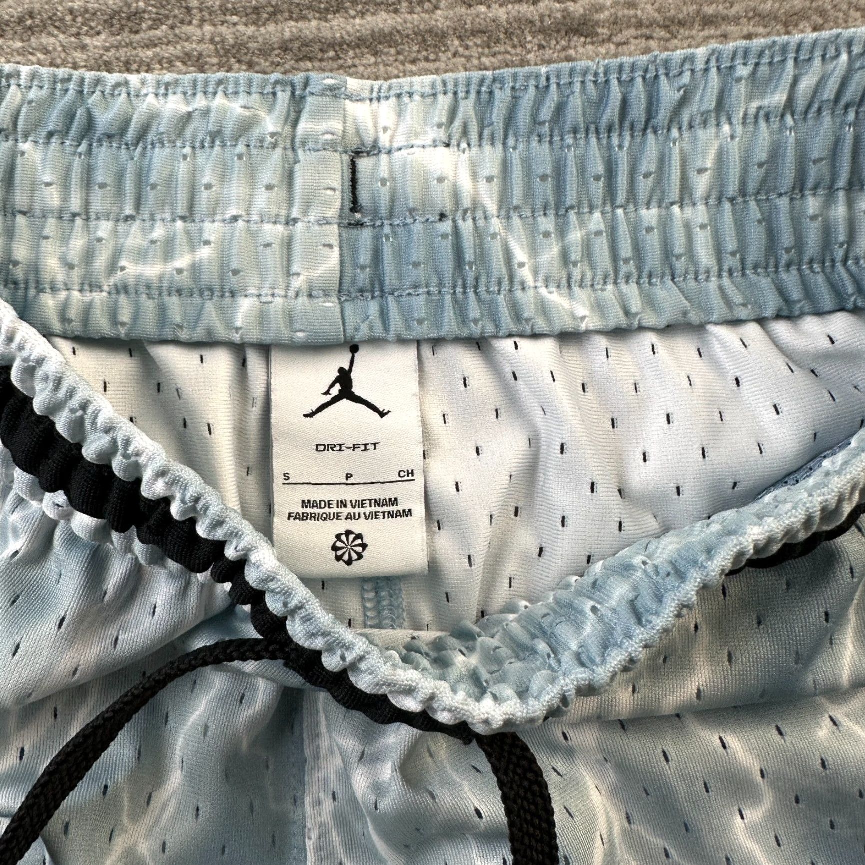 Jordan Brand Jordan Shorts Mens Small Blue Lightning Diamond Basketball Jumpman Logo Shorts Size US 29 - 4 Thumbnail