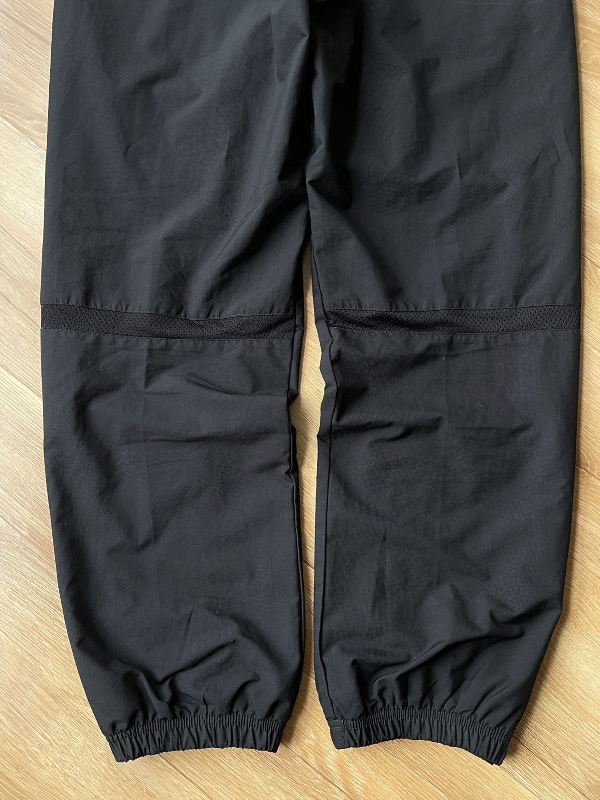 Nike Vintage Nike Air Logo Baggy Parachute Track Pants Size S Size US 34 / EU 50 - 21 Thumbnail