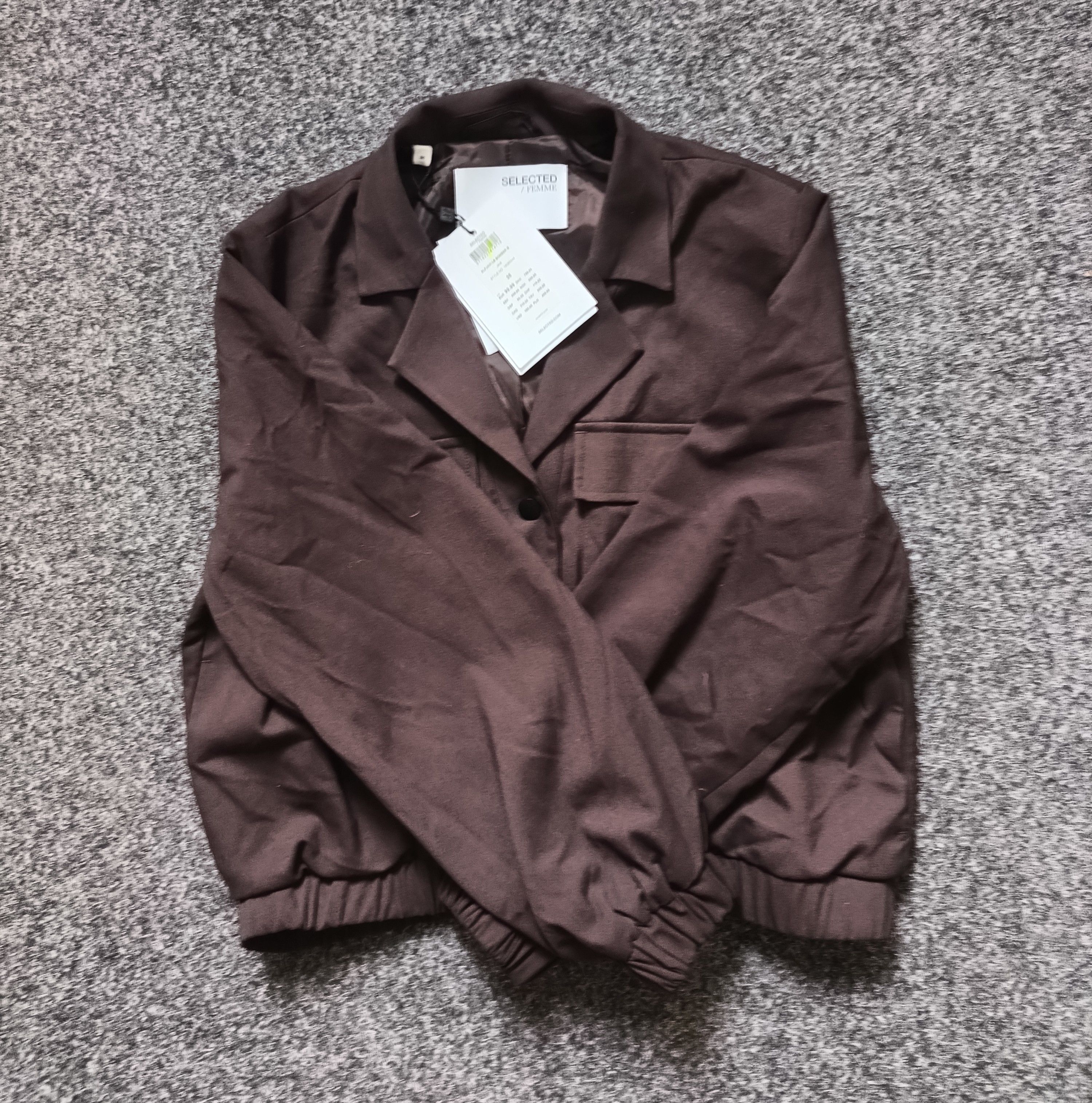 Bomber jacket with pockets.