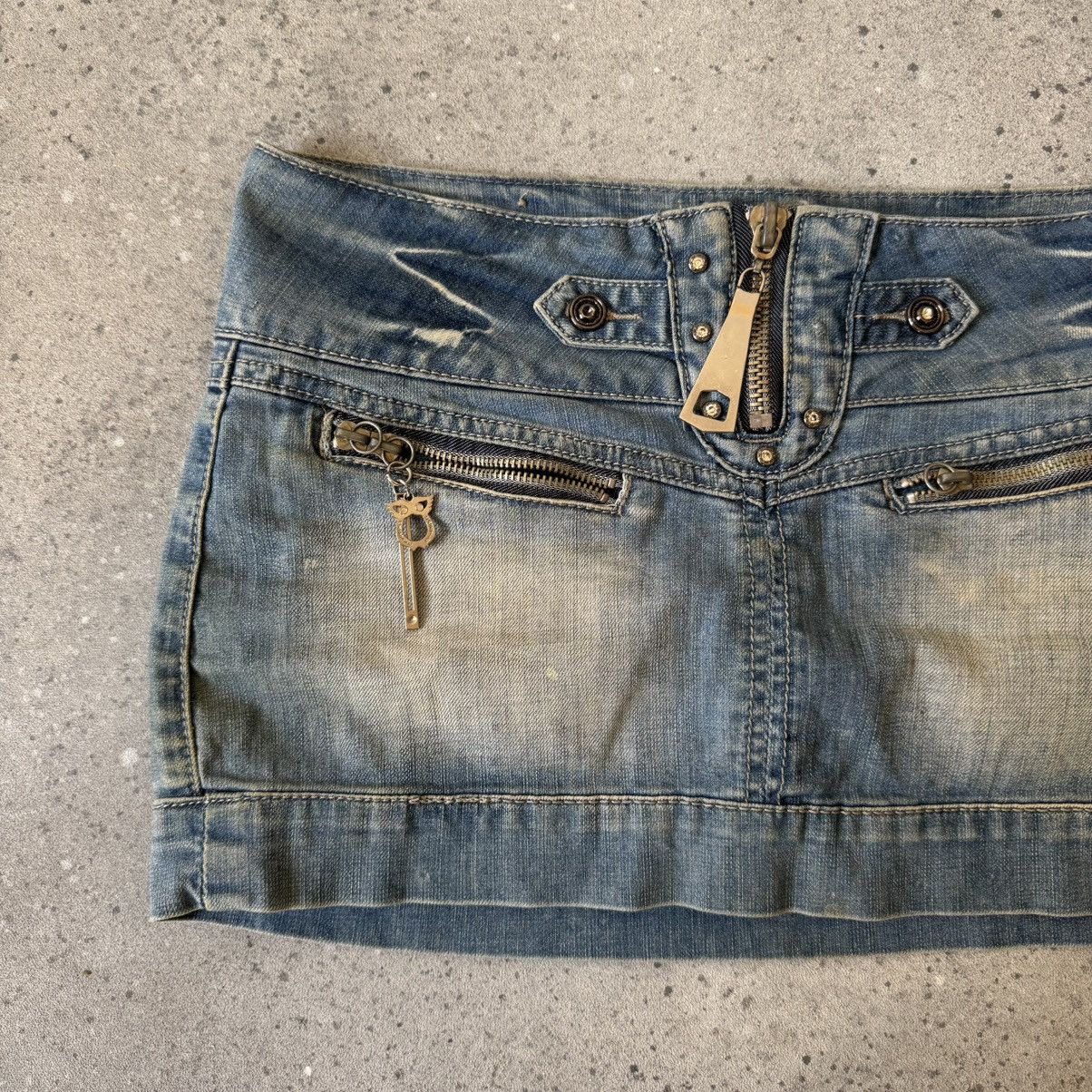 Japanese Brand Opium Y2K Vintage Super Sexy Mini Denim Skirt Size 28" / US 6 / IT 42 - 3 Thumbnail