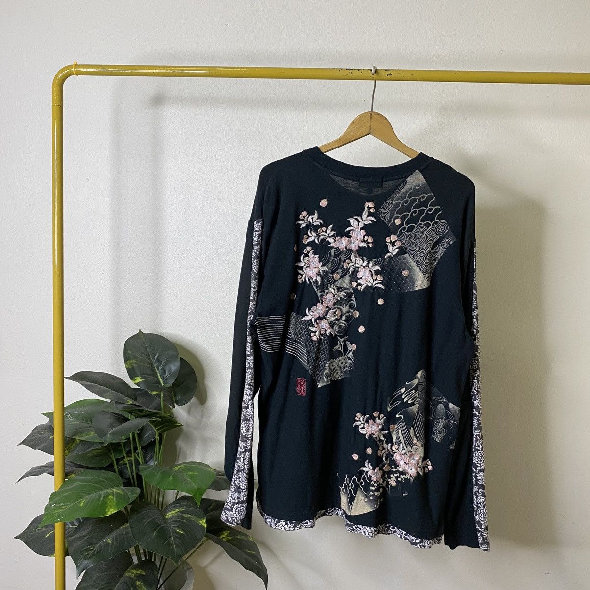 Japanese Brand Karakuri Tamashii Embroidery Detailing Ed Hardy Style LS Size US L / EU 52-54 / 3 - 1 Thumbnail