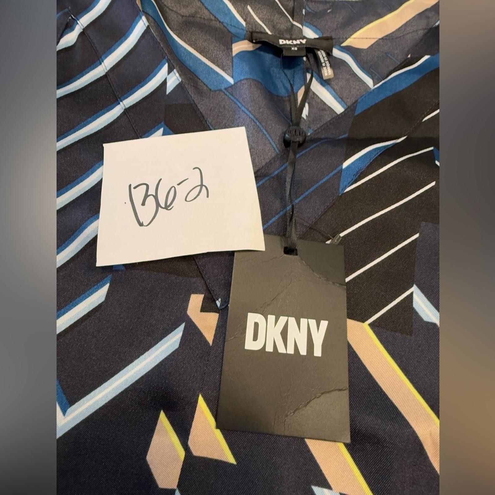 DKNY DKNY dressy tank top navy blue tan striped patchwork SZ XS Size XS / US 0-2 / IT 36-38 - 9 Thumbnail