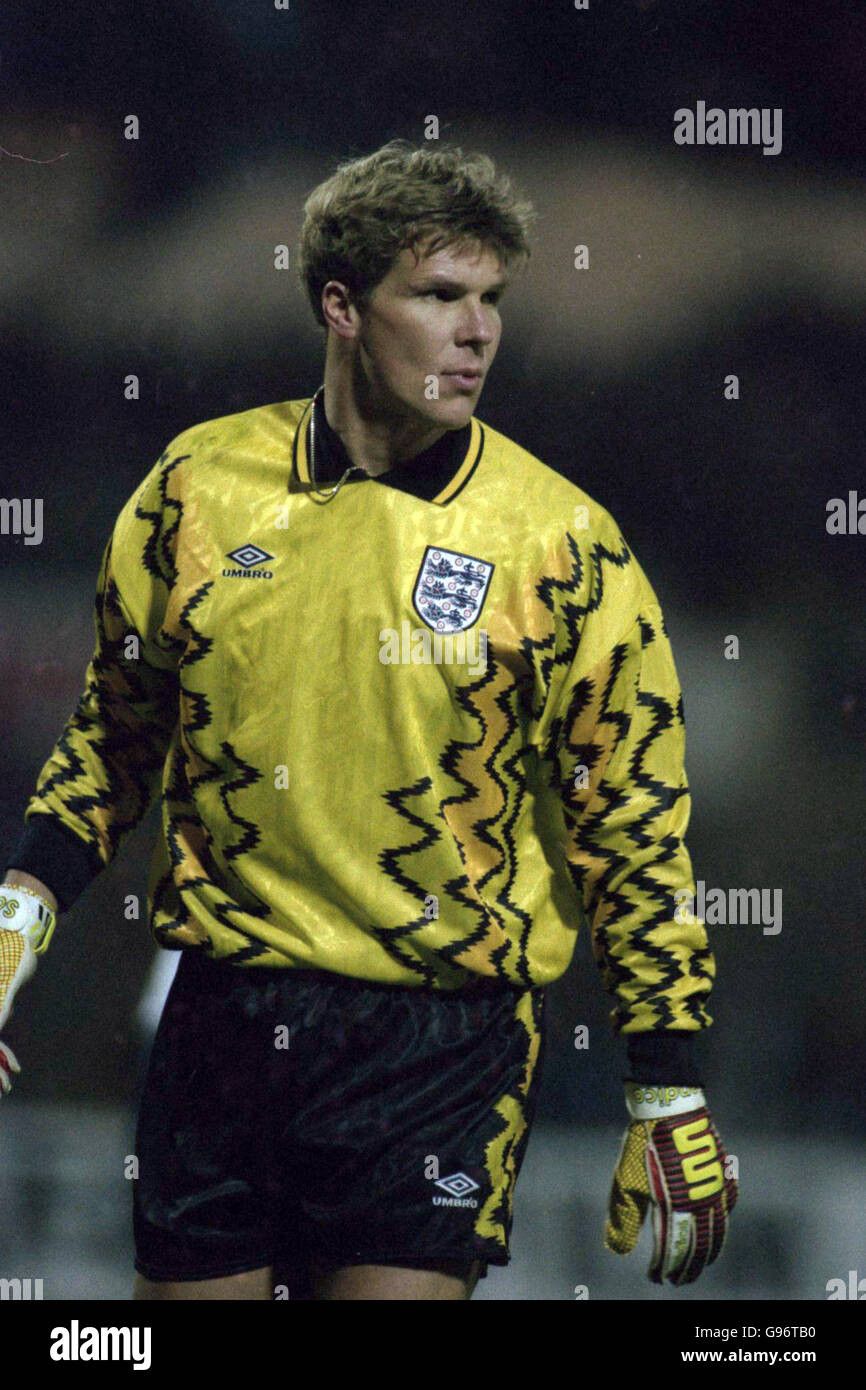 Umbro England 92-93 goalkeeper template Jersey football shirt Size US L / EU 52-54 / 3 - 5 Thumbnail